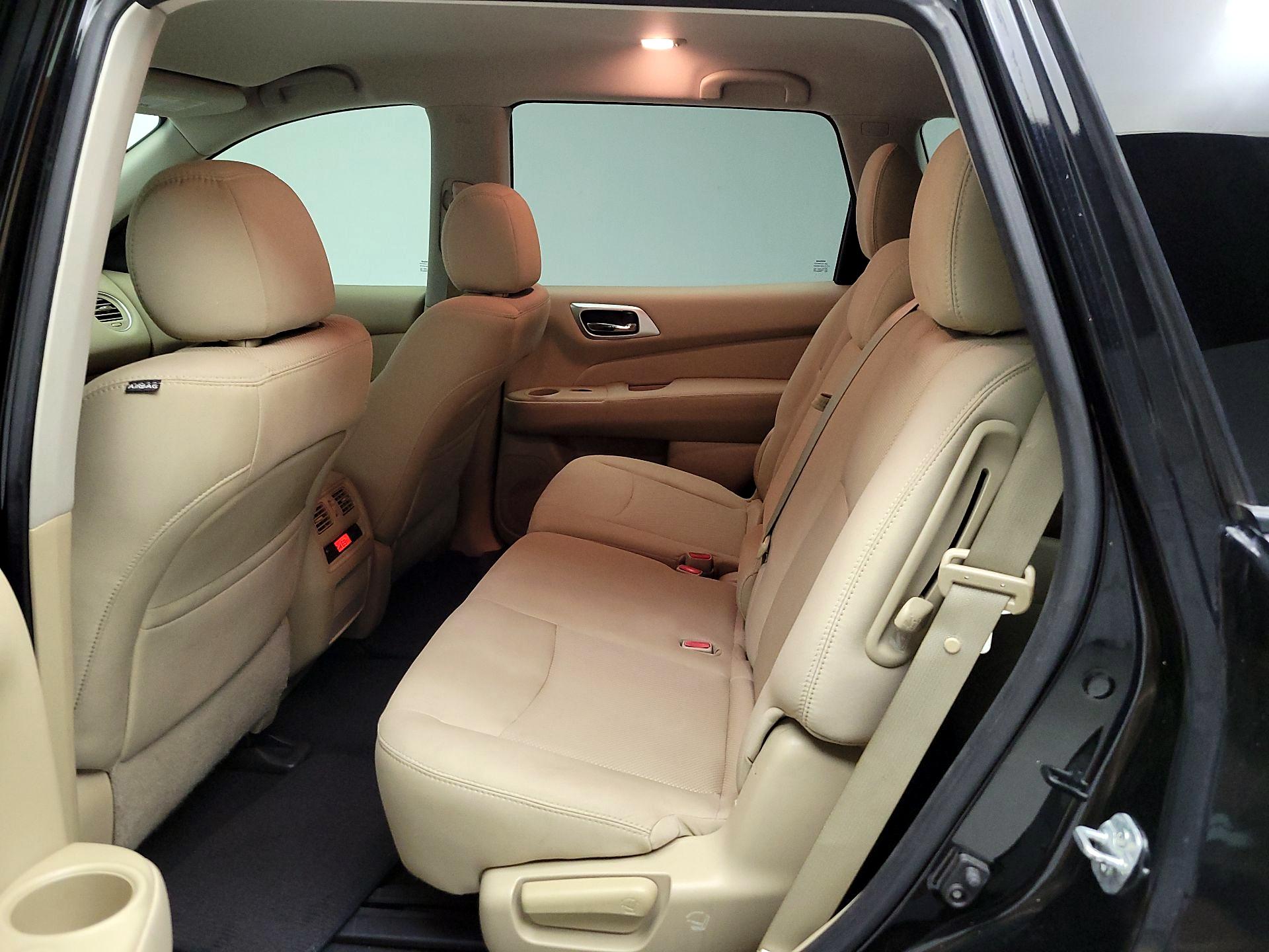 Thumbnail: 2017 Nissan Pathfinder - 19