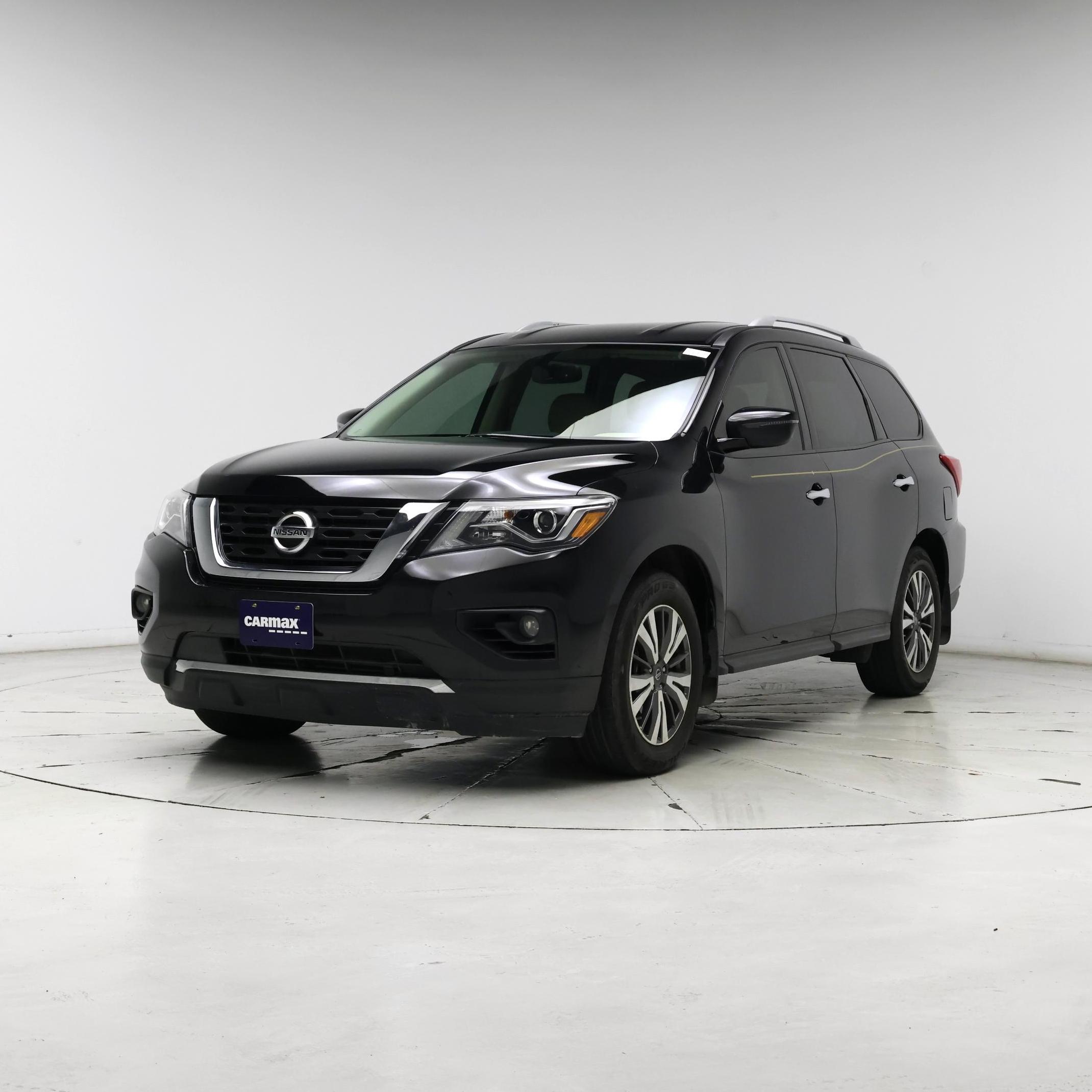 Thumbnail: 2017 Nissan Pathfinder - 4