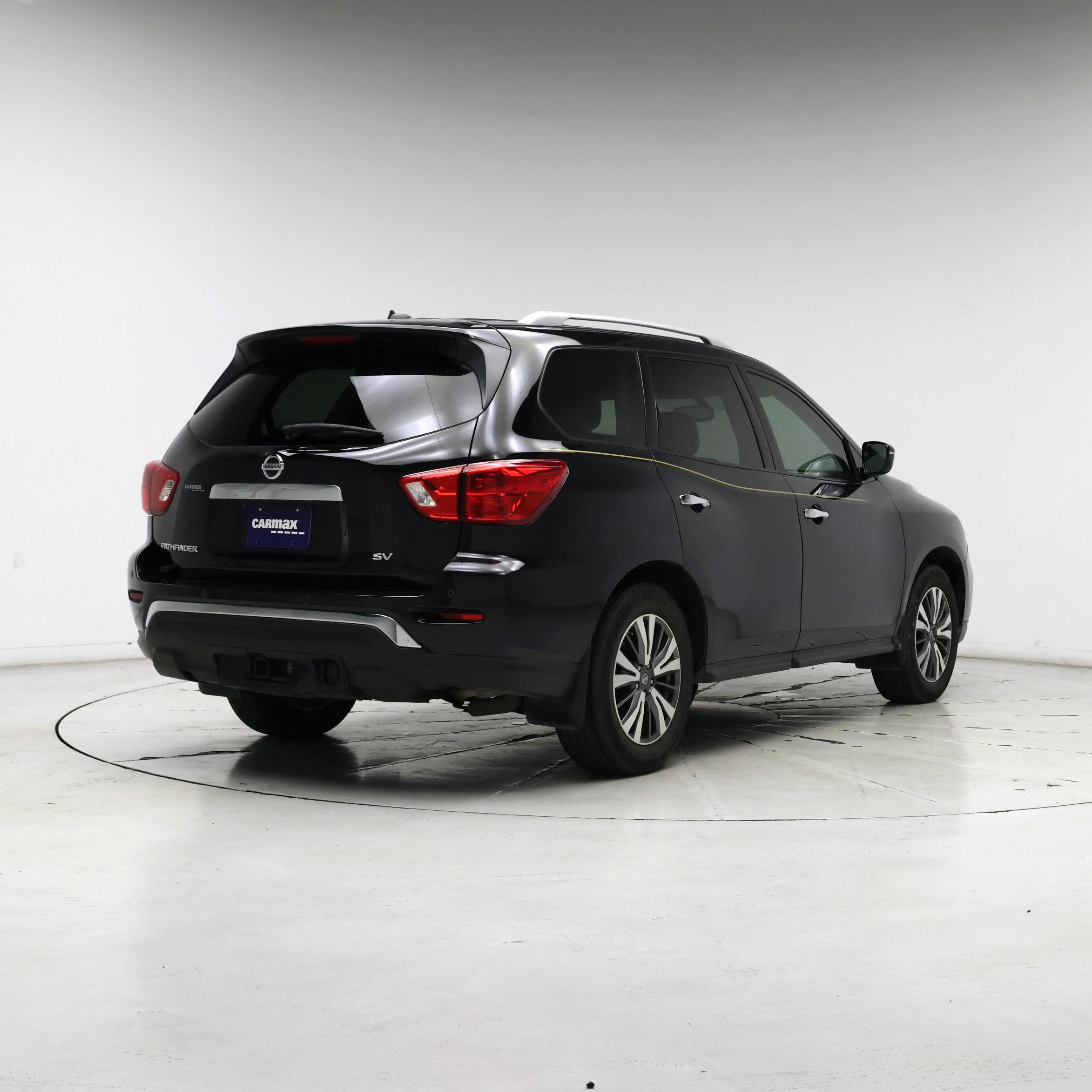 Thumbnail: 2017 Nissan Pathfinder - 8