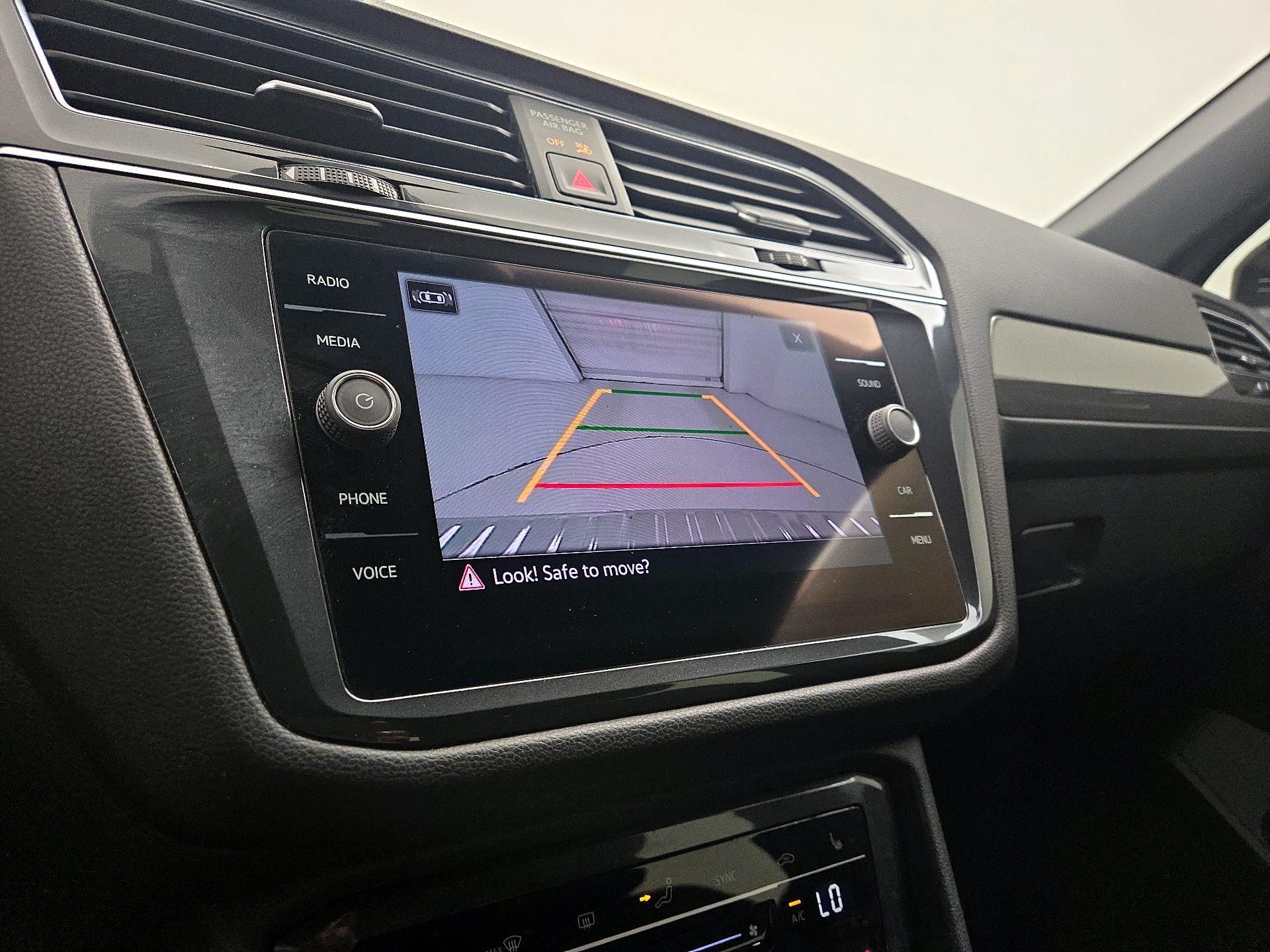 Thumbnail: 2022 Volkswagen Tiguan - 14