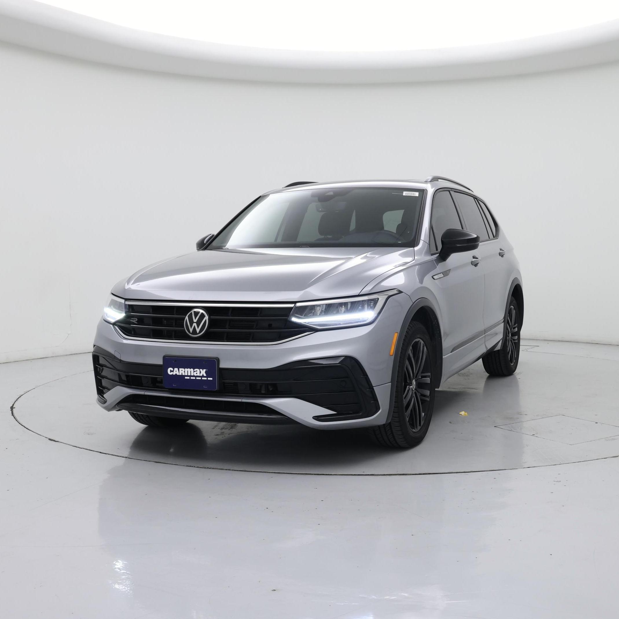 Thumbnail: 2022 Volkswagen Tiguan - 4