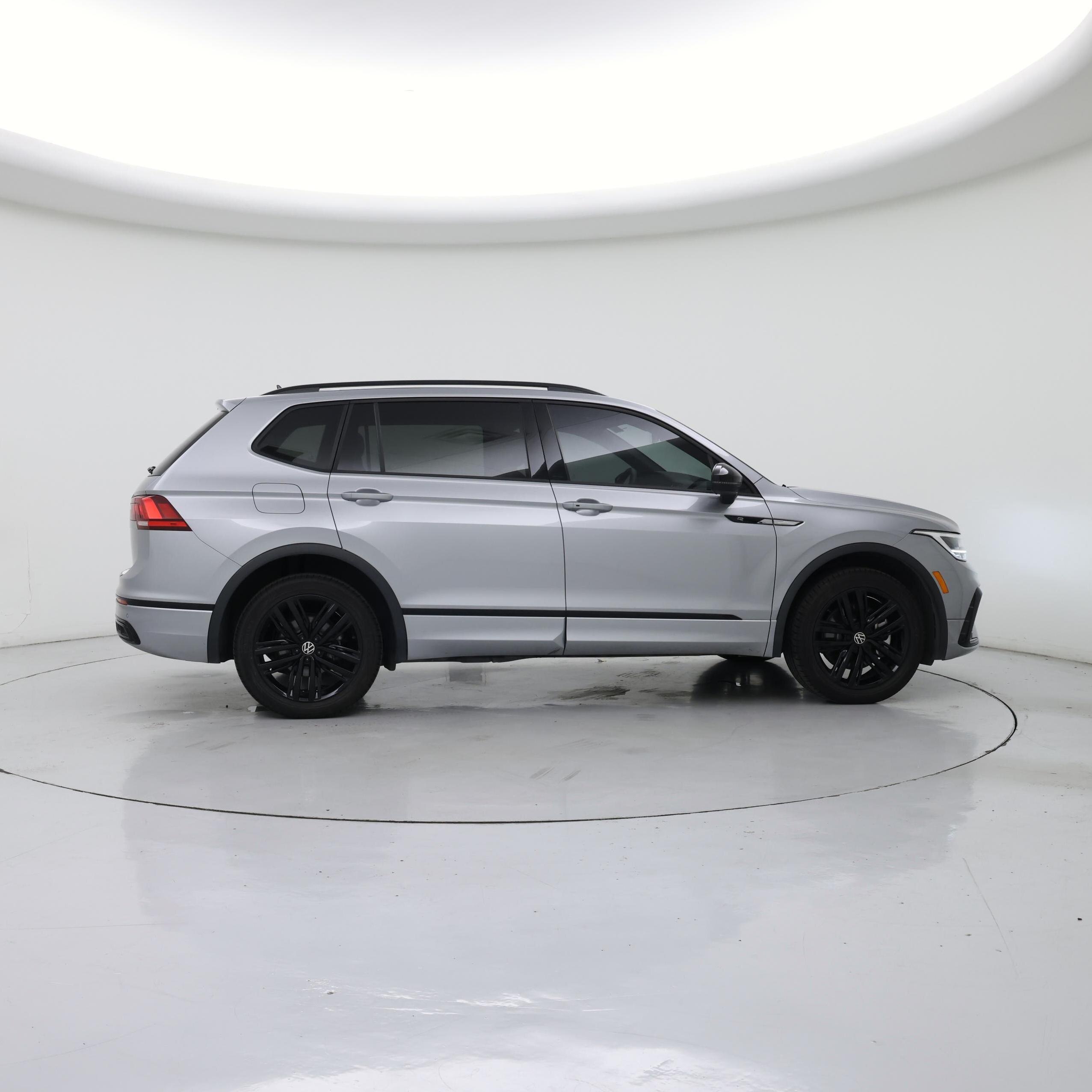 Thumbnail: 2022 Volkswagen Tiguan - 7