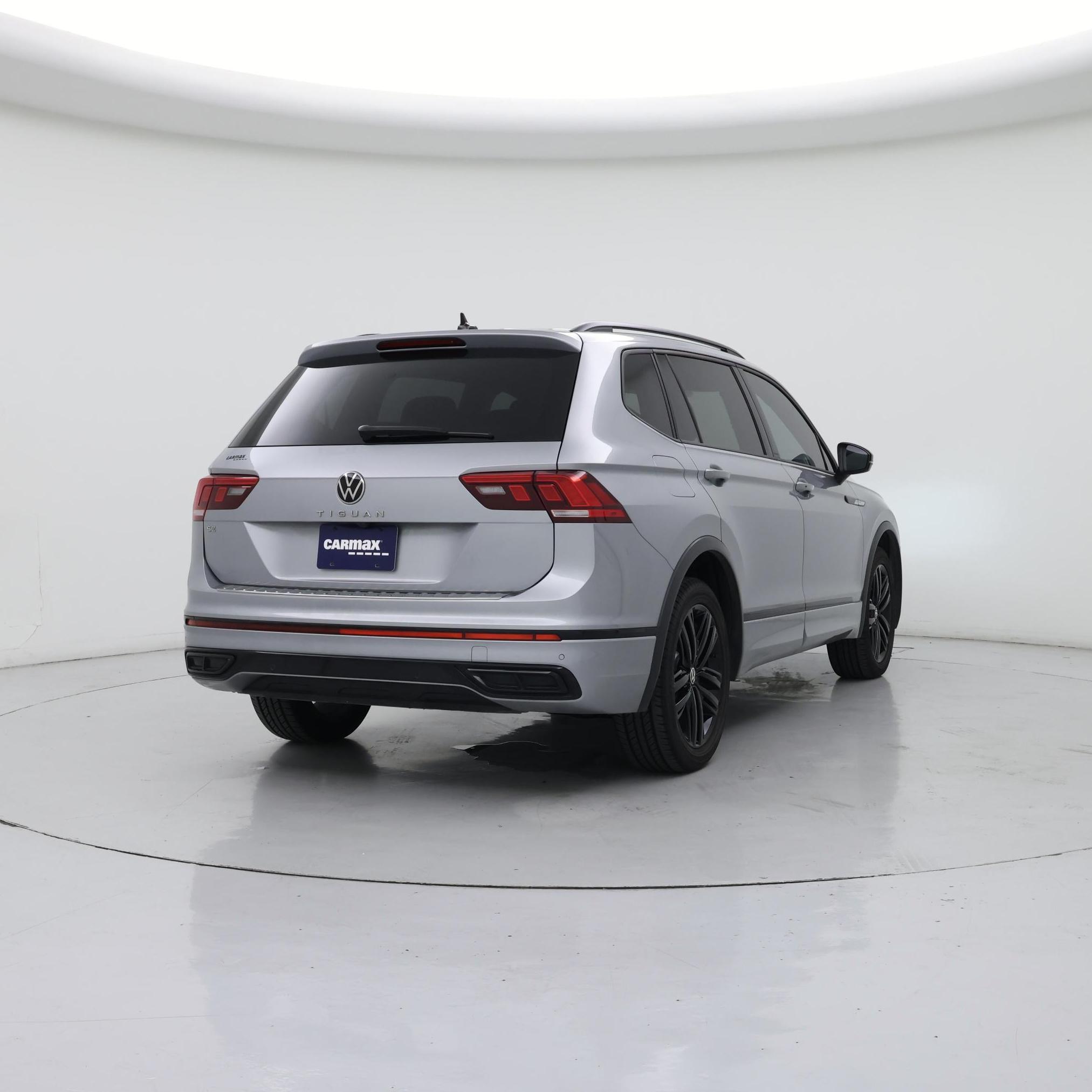 Thumbnail: 2022 Volkswagen Tiguan - 8