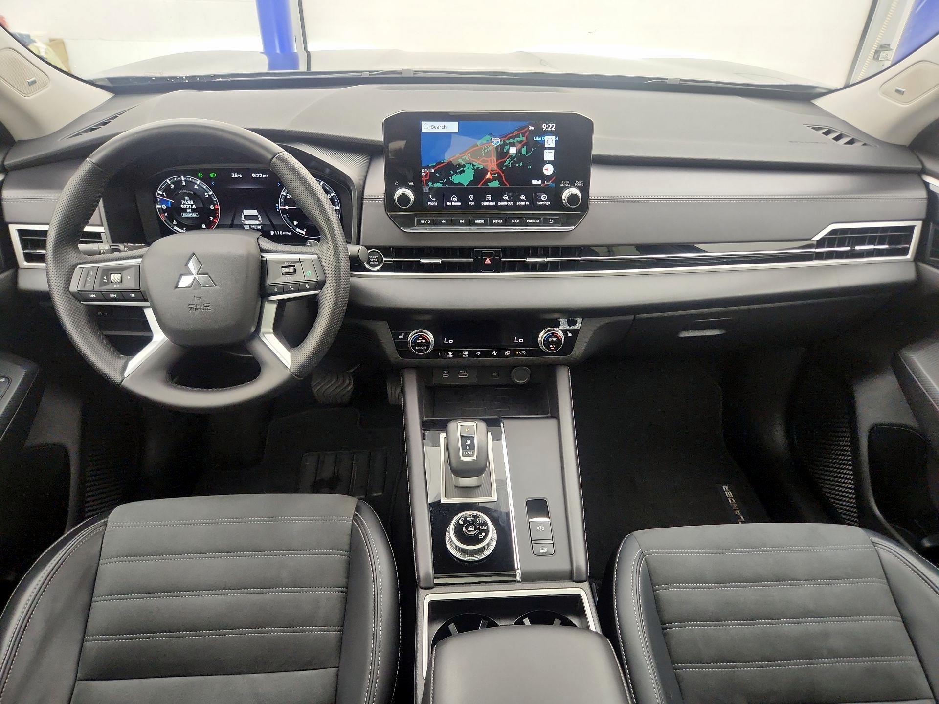 Thumbnail: 2024 Mitsubishi Outlander - 9