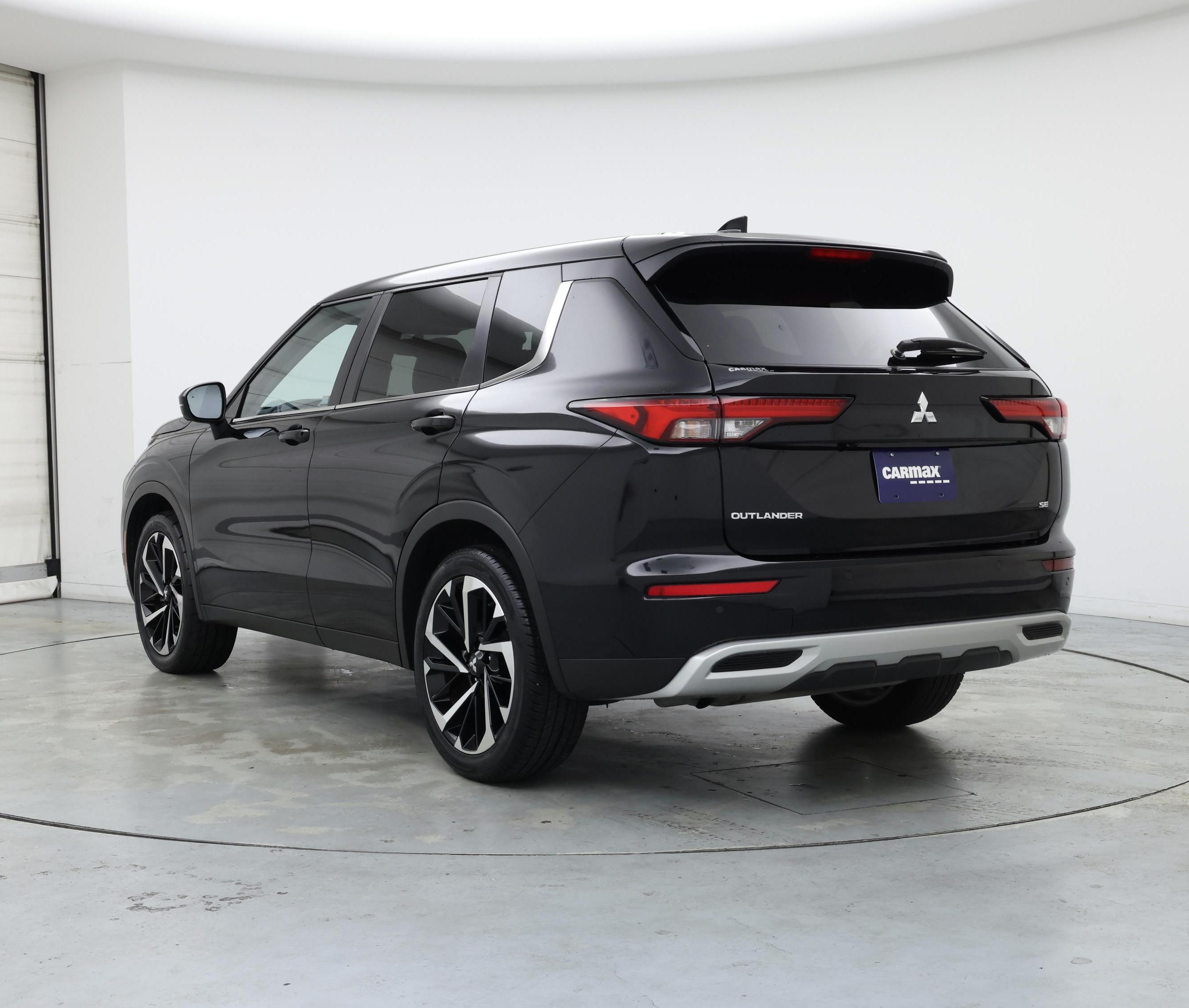 Thumbnail: 2024 Mitsubishi Outlander - 2