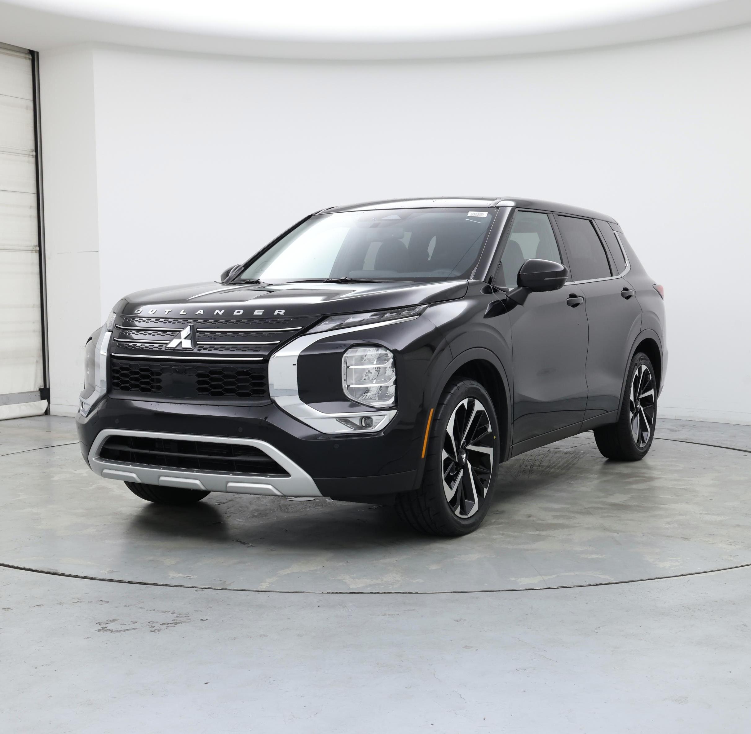 Thumbnail: 2024 Mitsubishi Outlander - 4