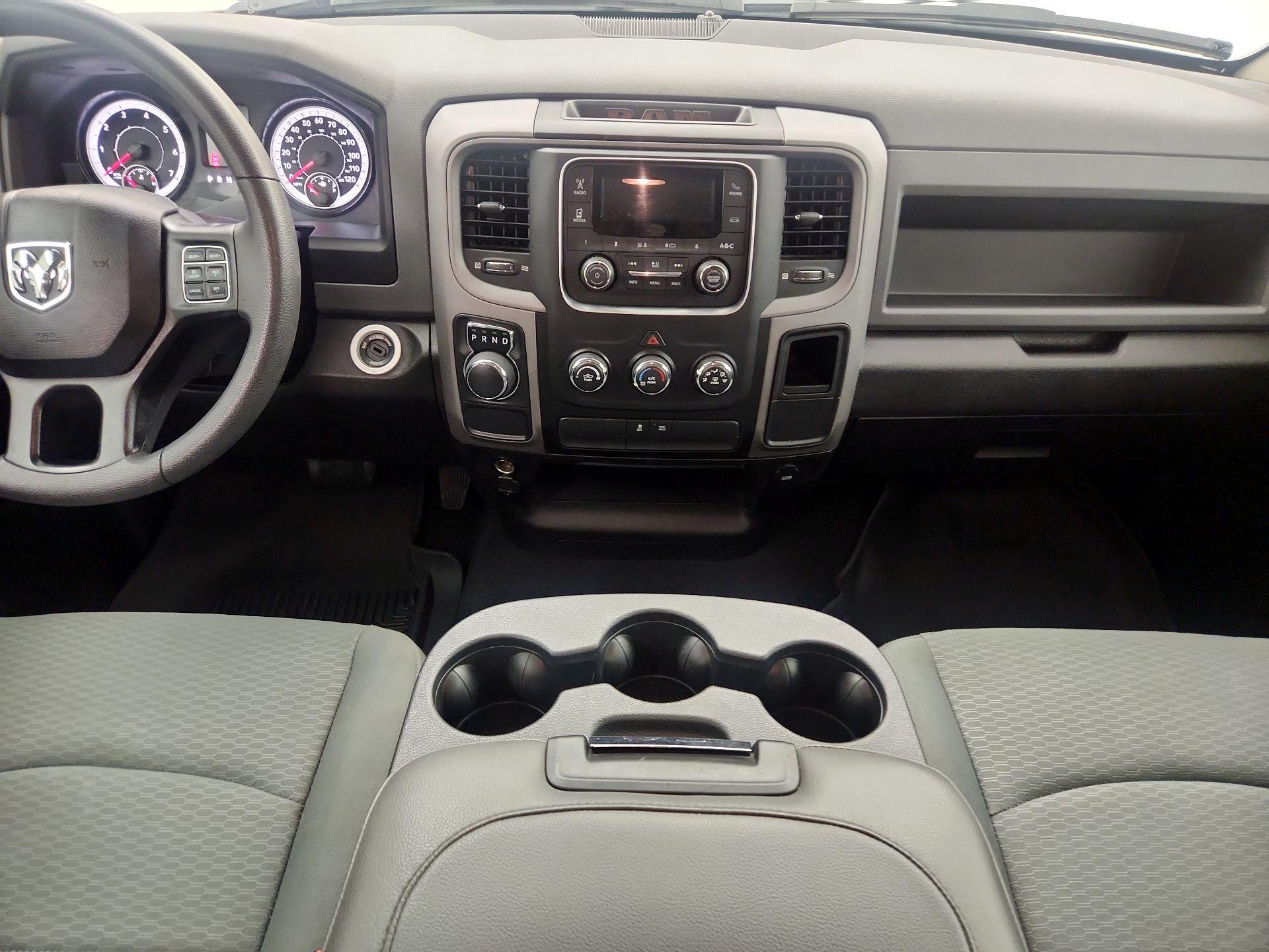 Thumbnail: 2020 RAM 1500 Classic - 9