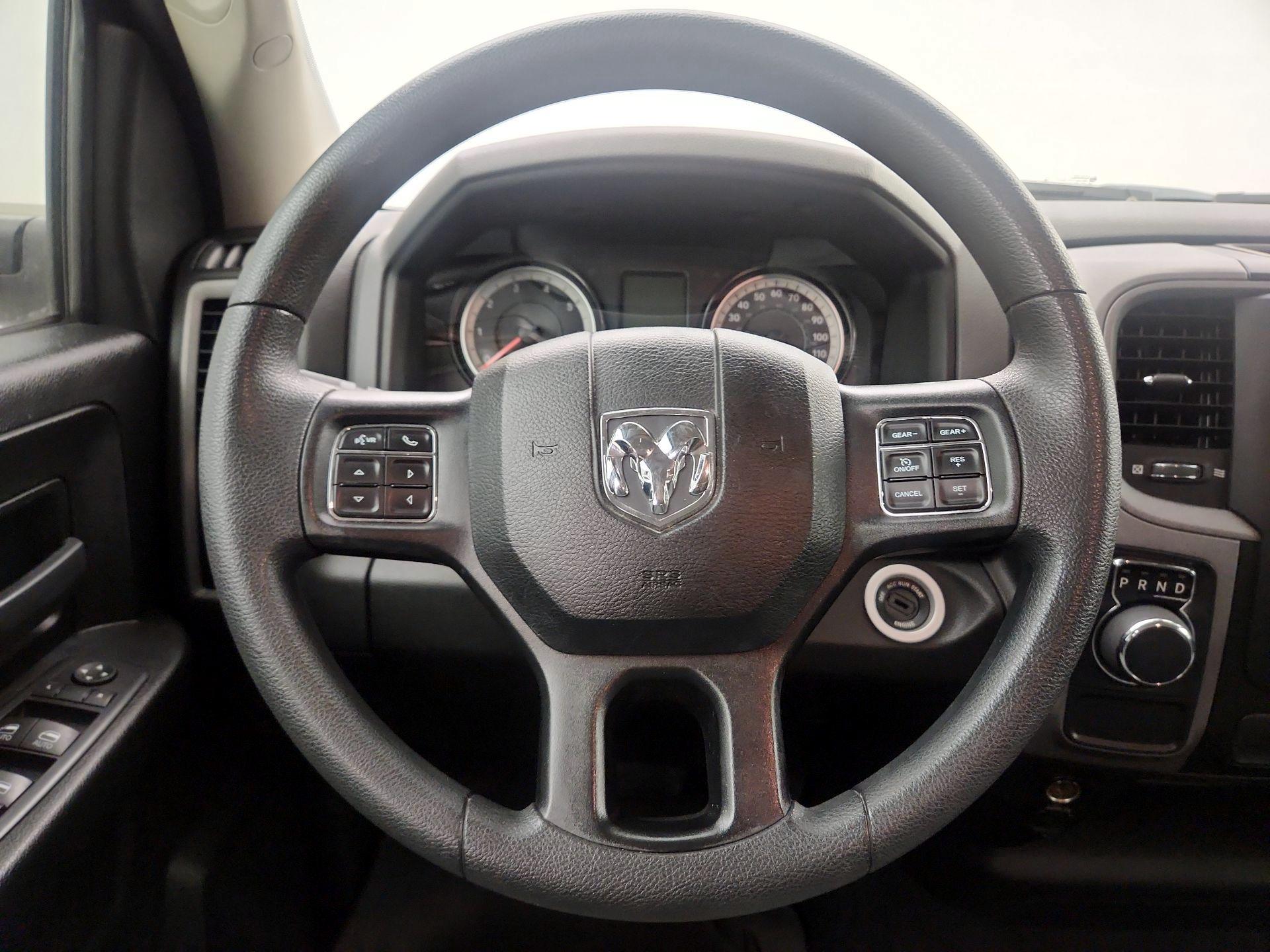 Thumbnail: 2020 RAM 1500 Classic - 10
