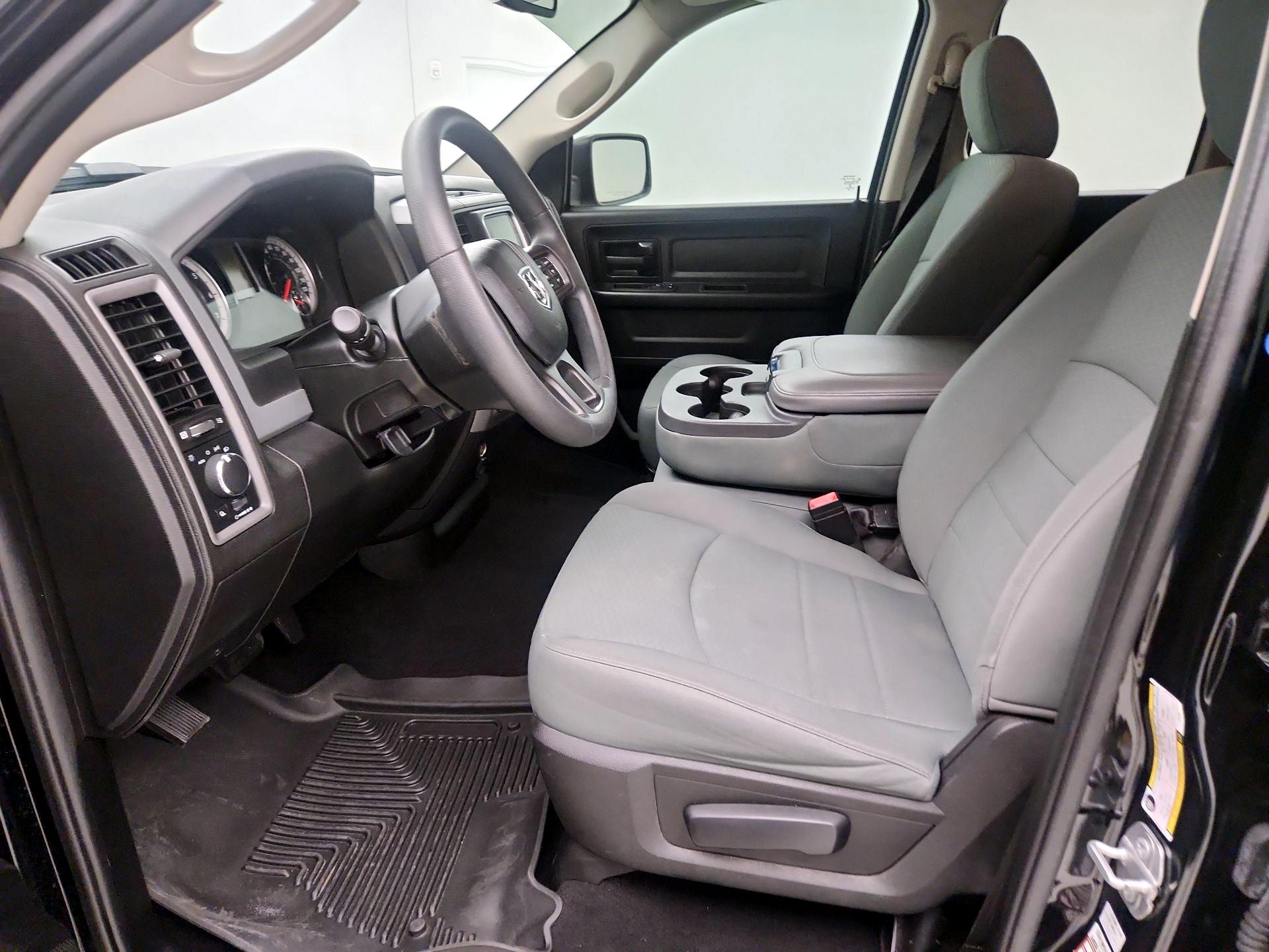 Thumbnail: 2020 RAM 1500 Classic - 11