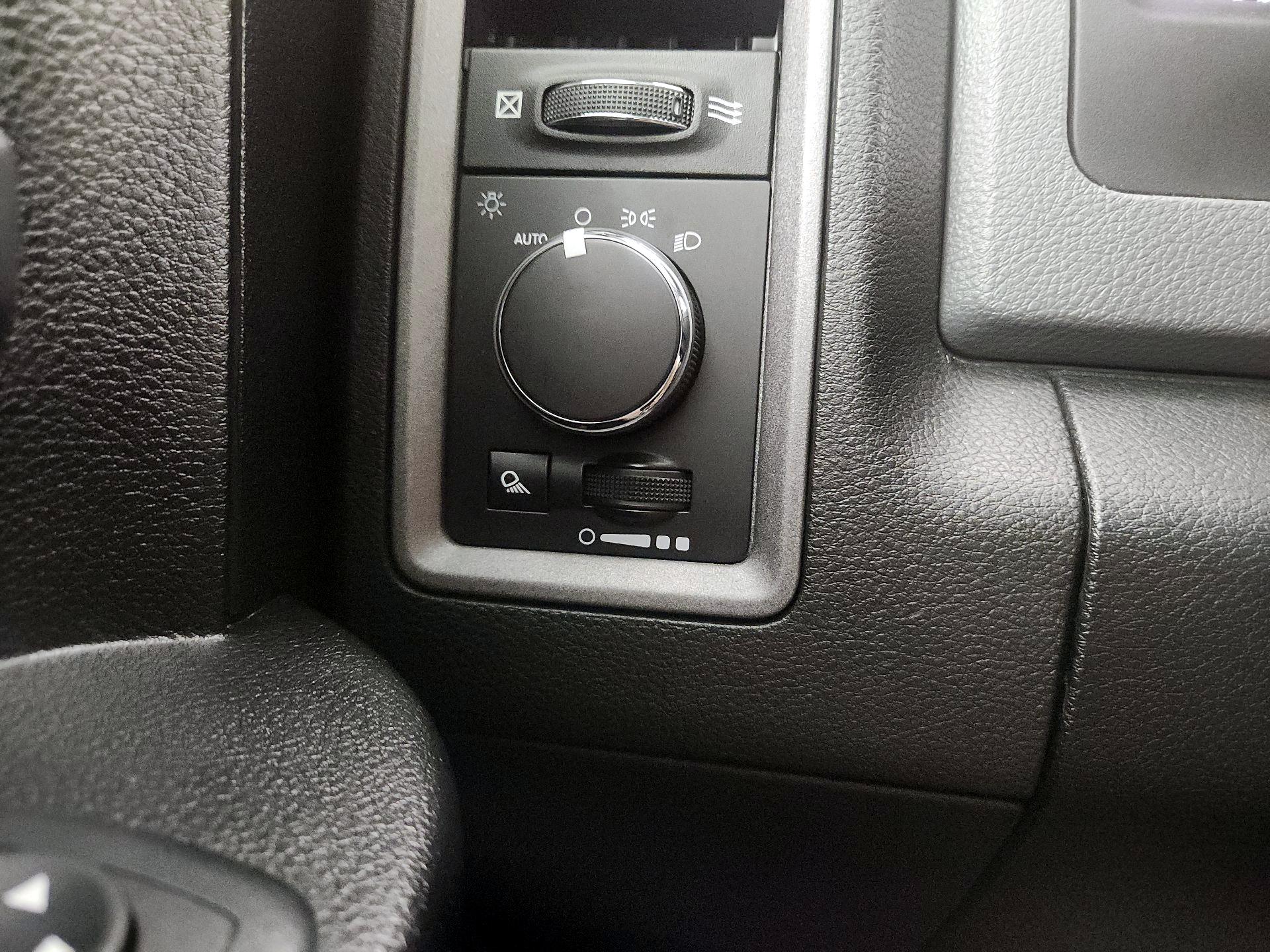 Thumbnail: 2020 RAM 1500 Classic - 13
