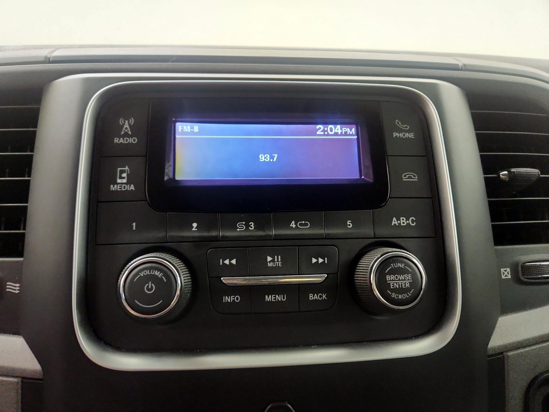 Thumbnail: 2020 RAM 1500 Classic - 14