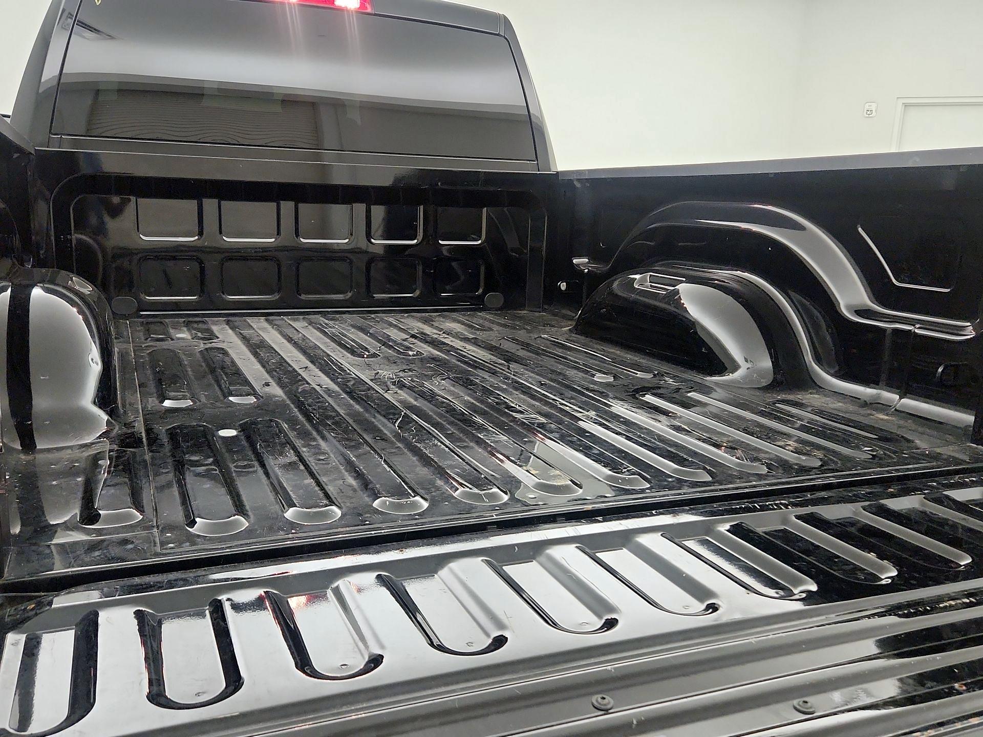 Thumbnail: 2020 RAM 1500 Classic - 19
