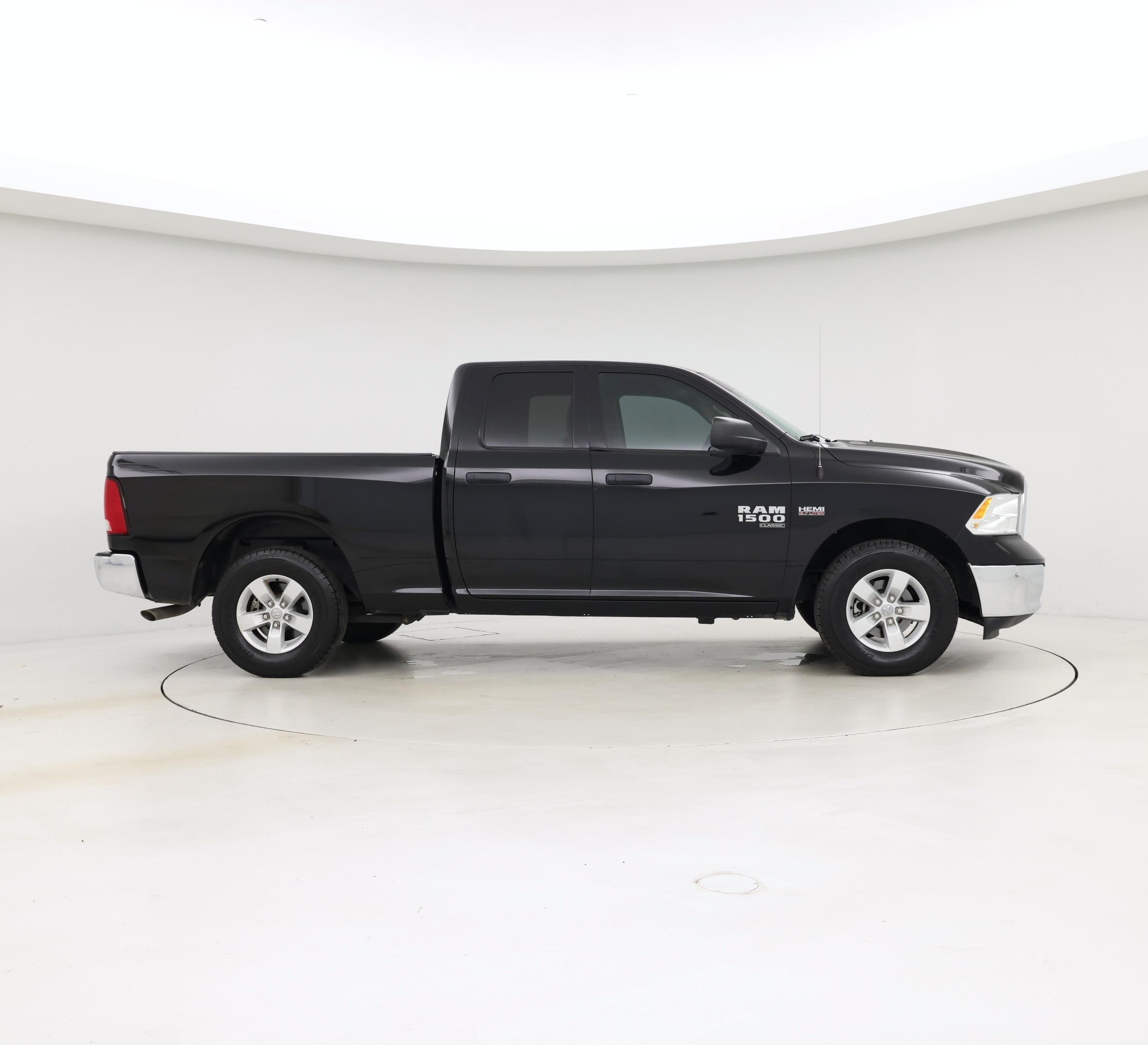 Thumbnail: 2020 RAM 1500 Classic - 7
