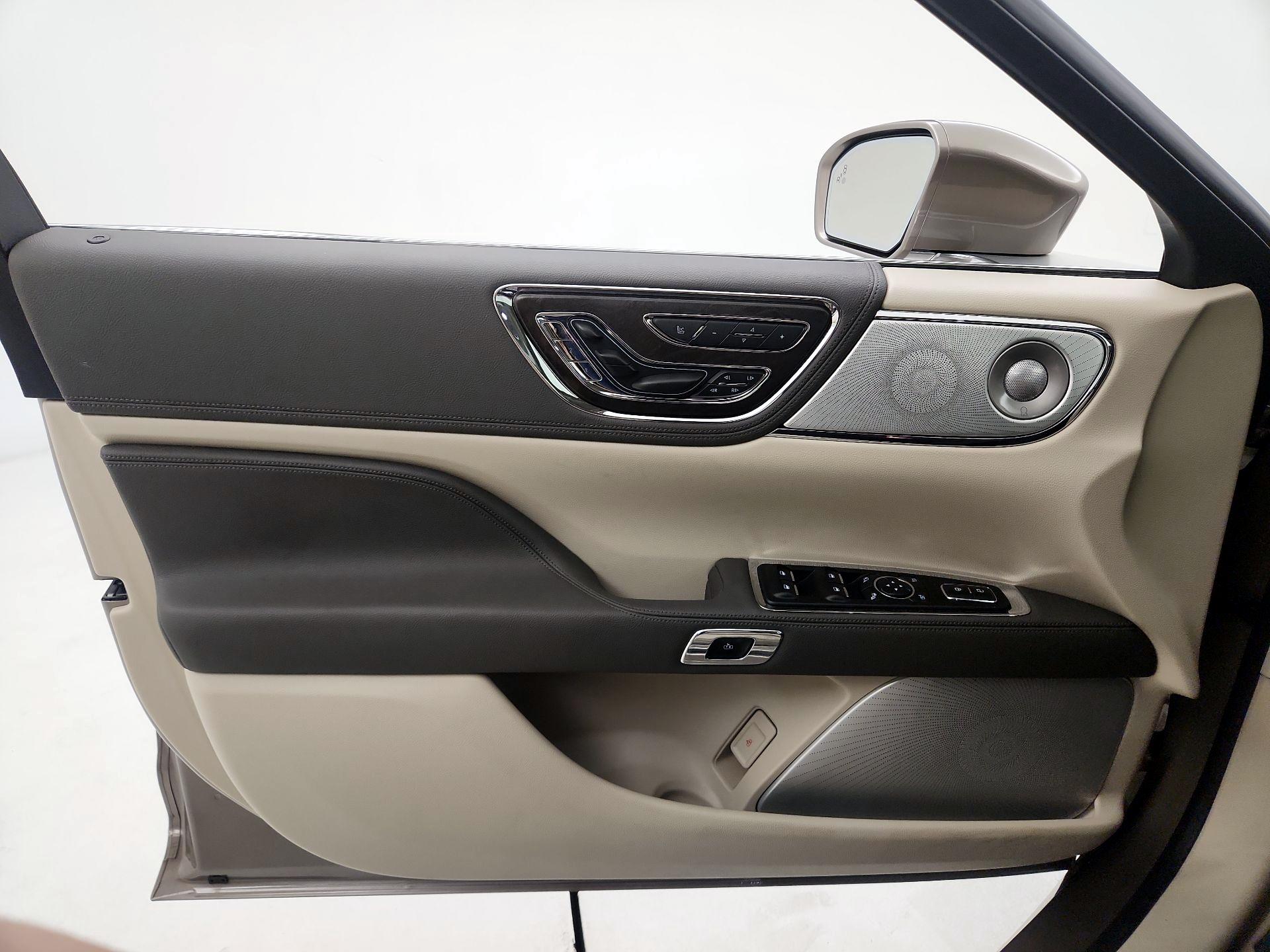 Thumbnail: 2020 Lincoln Continental - 10