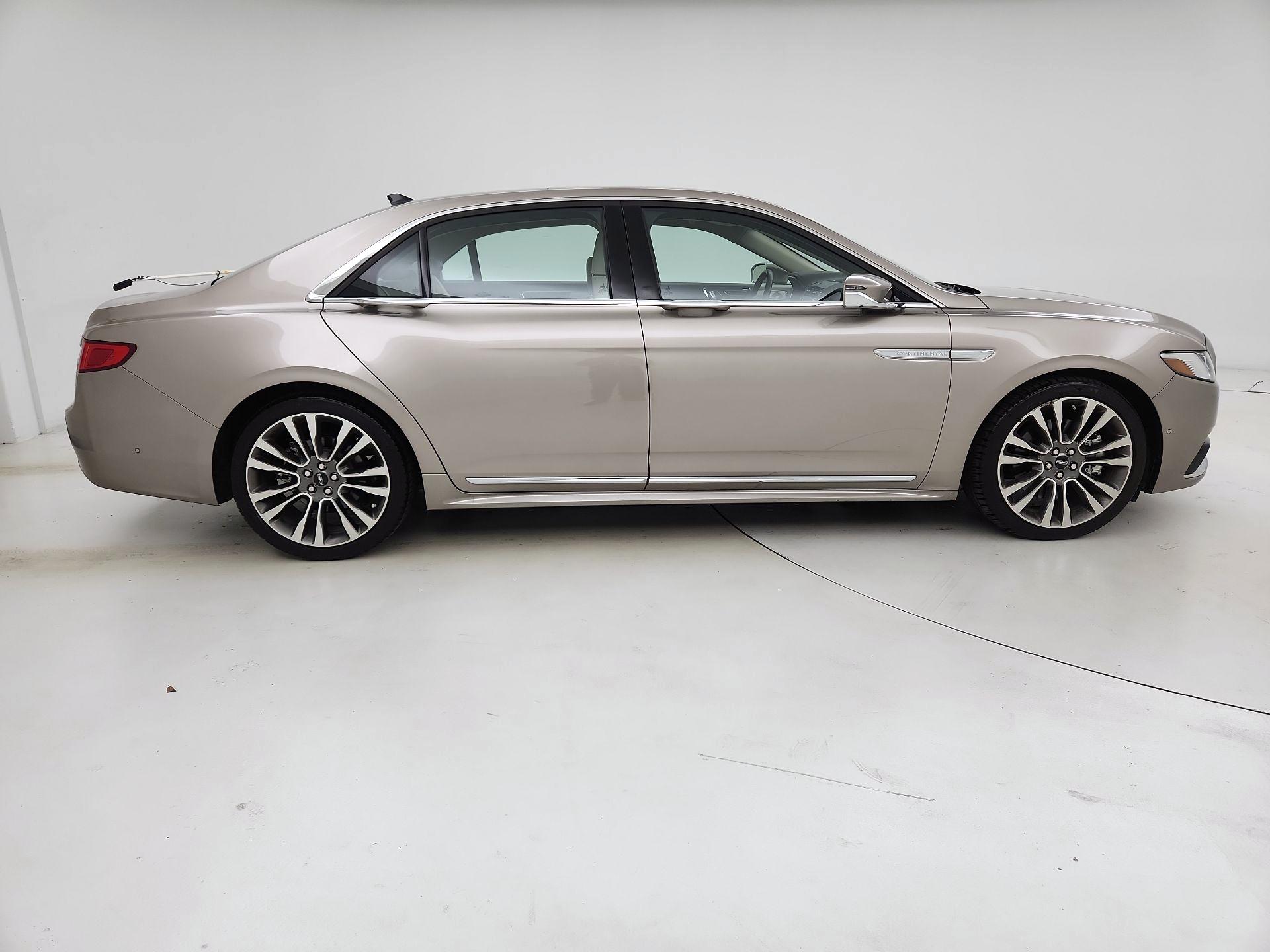 Thumbnail: 2020 Lincoln Continental - 4