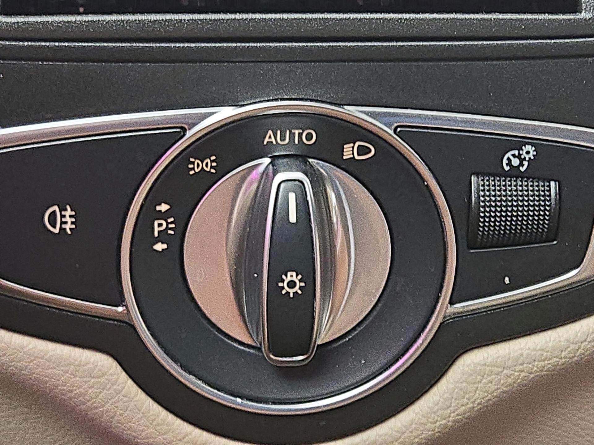 Thumbnail: 2020 Mercedes-Benz GLC - 13