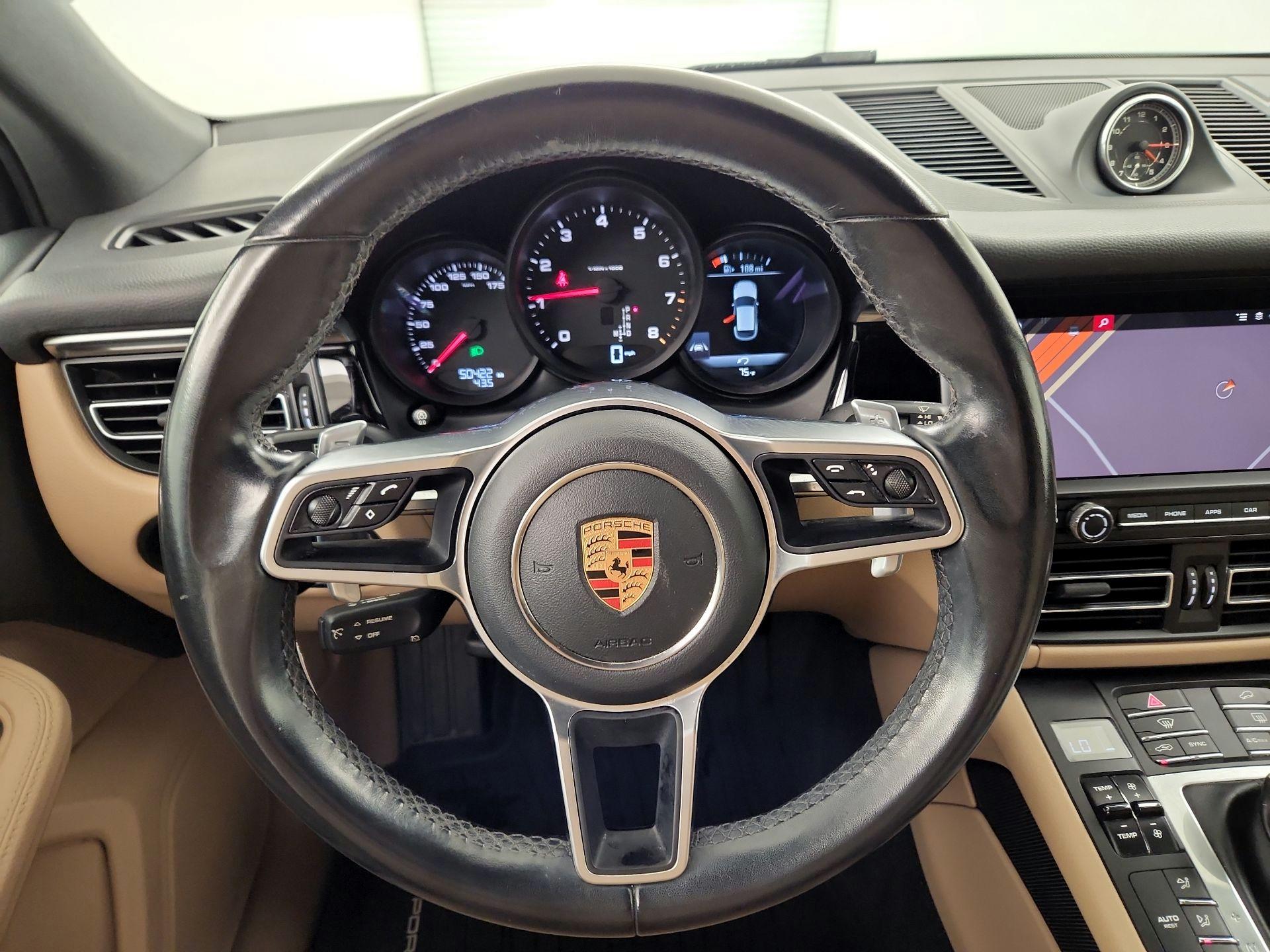 Thumbnail: 2020 Porsche Macan - 10