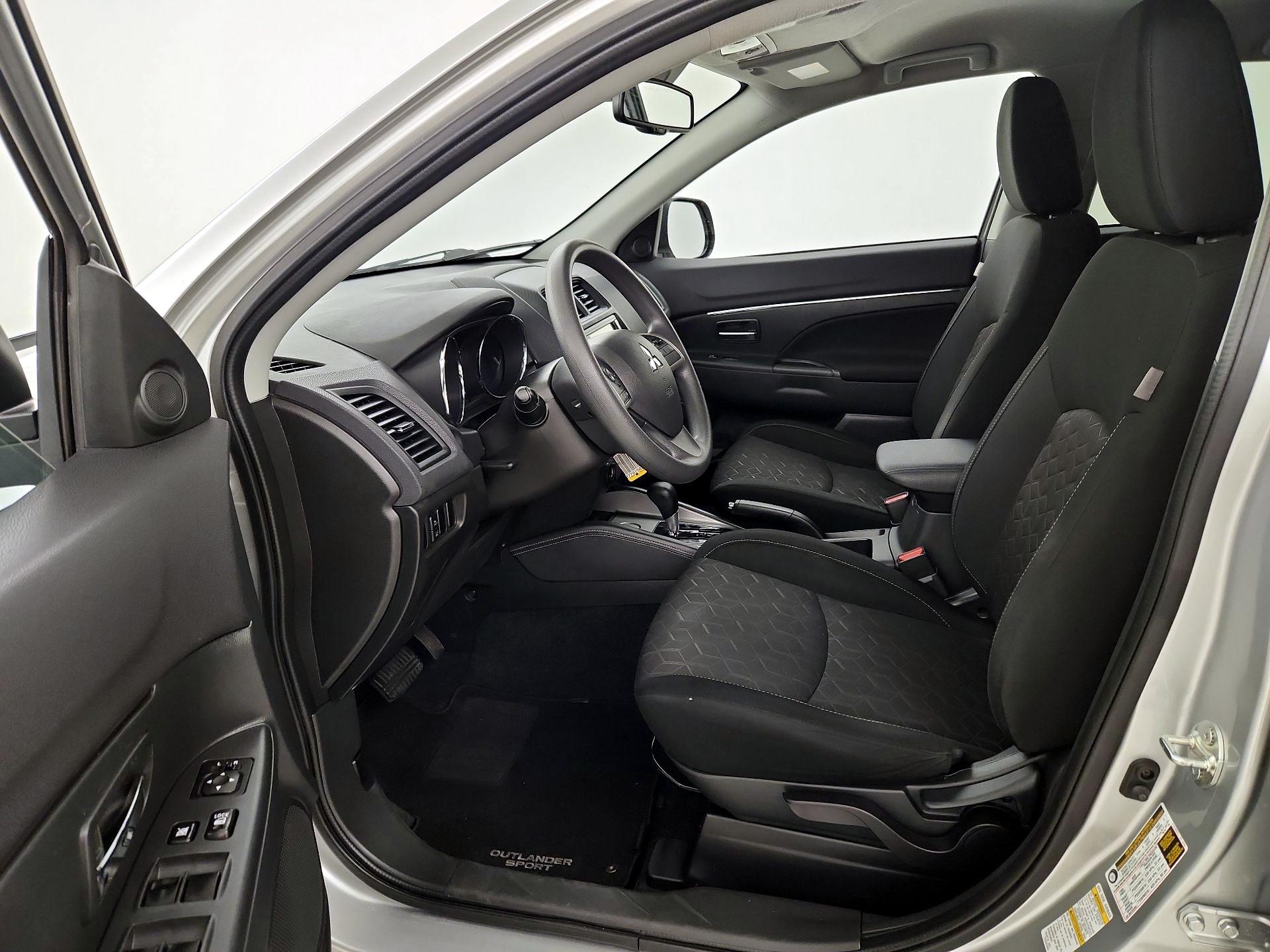 Thumbnail: 2022 Mitsubishi Outlander Sport - 11
