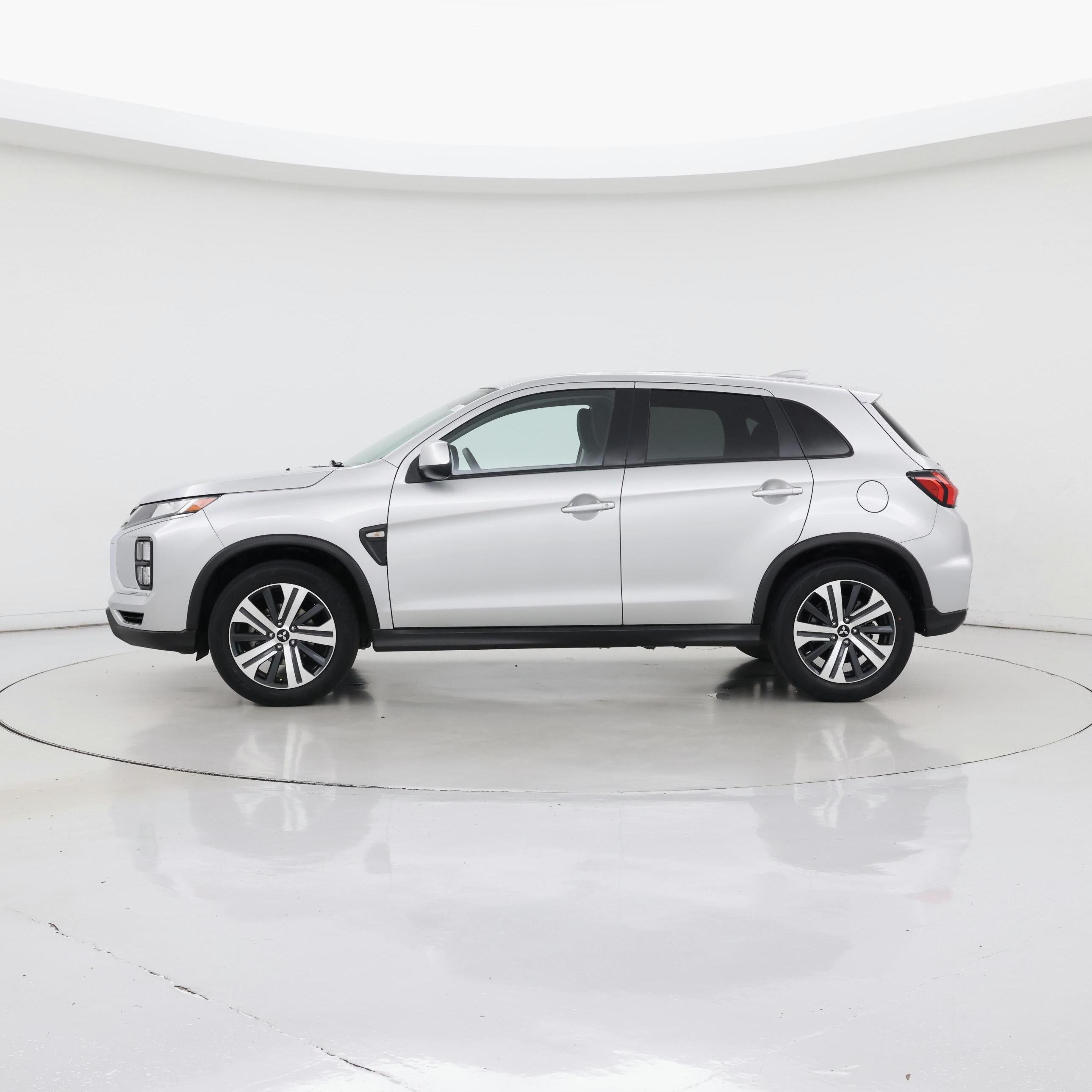 Thumbnail: 2022 Mitsubishi Outlander Sport - 3
