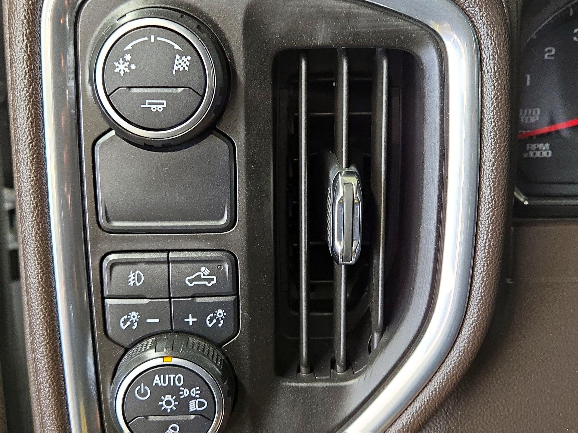 Thumbnail: 2019 Chevrolet Silverado 1500 - 13