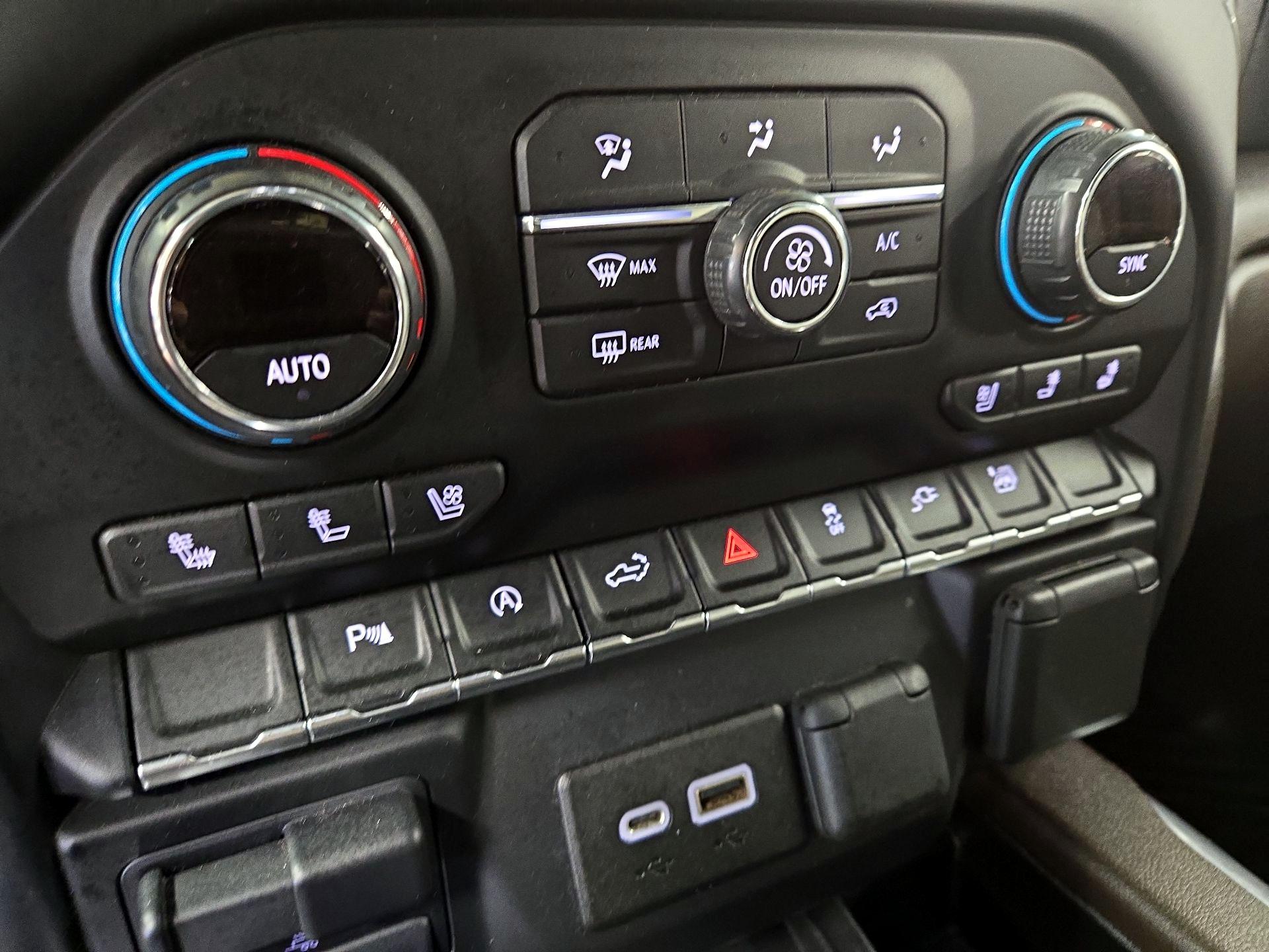 Thumbnail: 2019 Chevrolet Silverado 1500 - 16