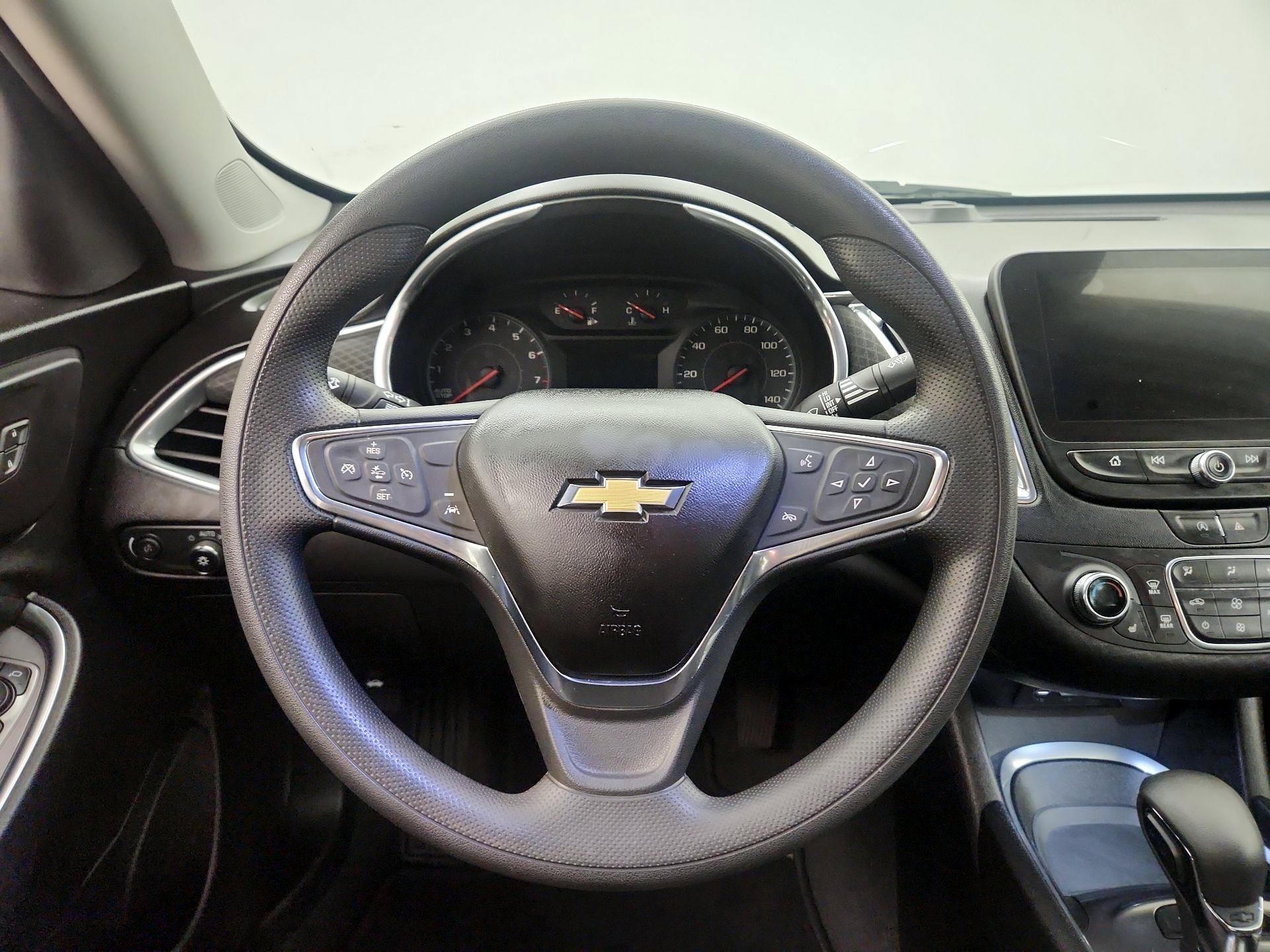 Thumbnail: 2021 Chevrolet Malibu - 10