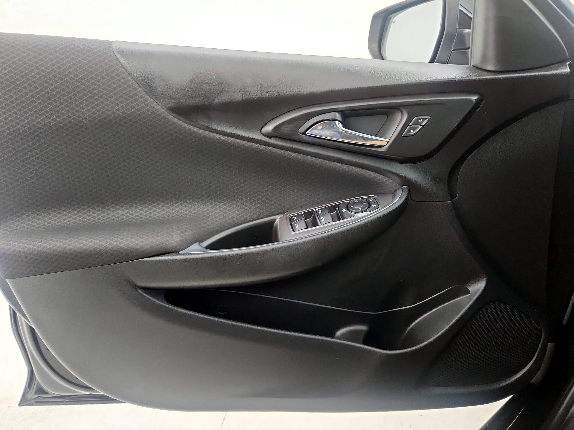 Thumbnail: 2021 Chevrolet Malibu - 12