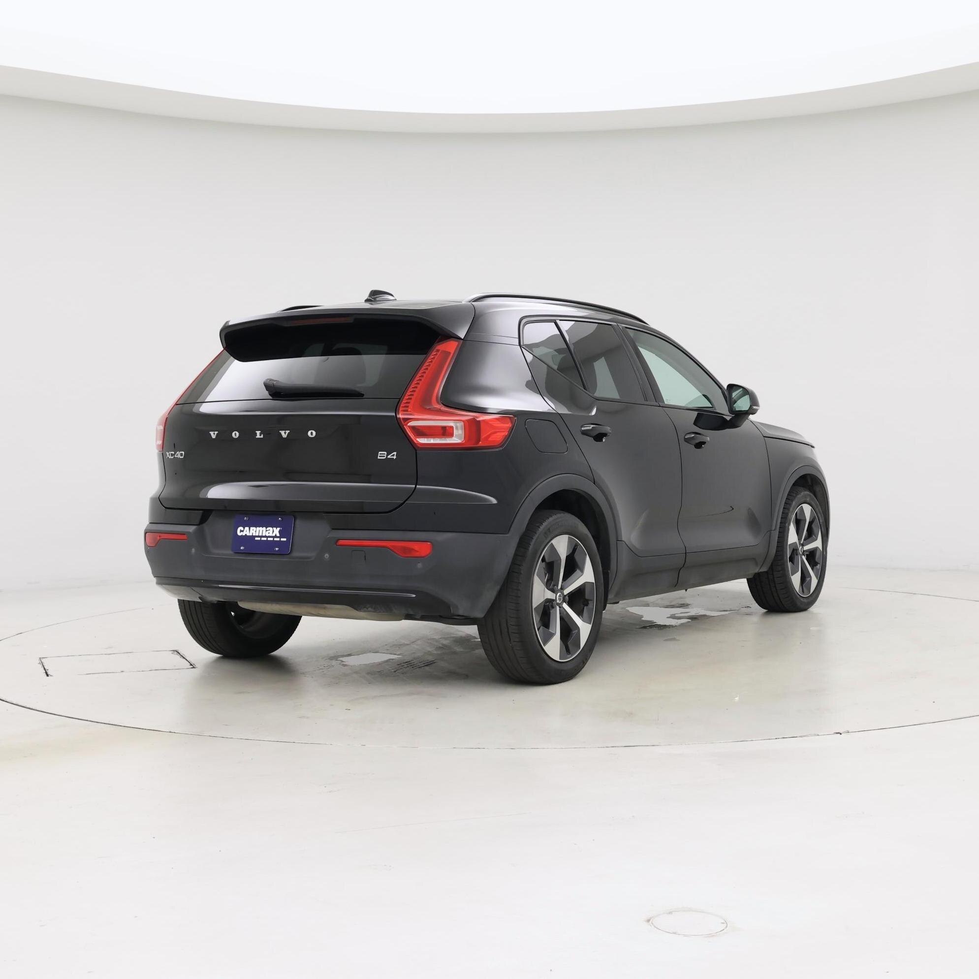 Thumbnail: 2023 Volvo XC40 - 8