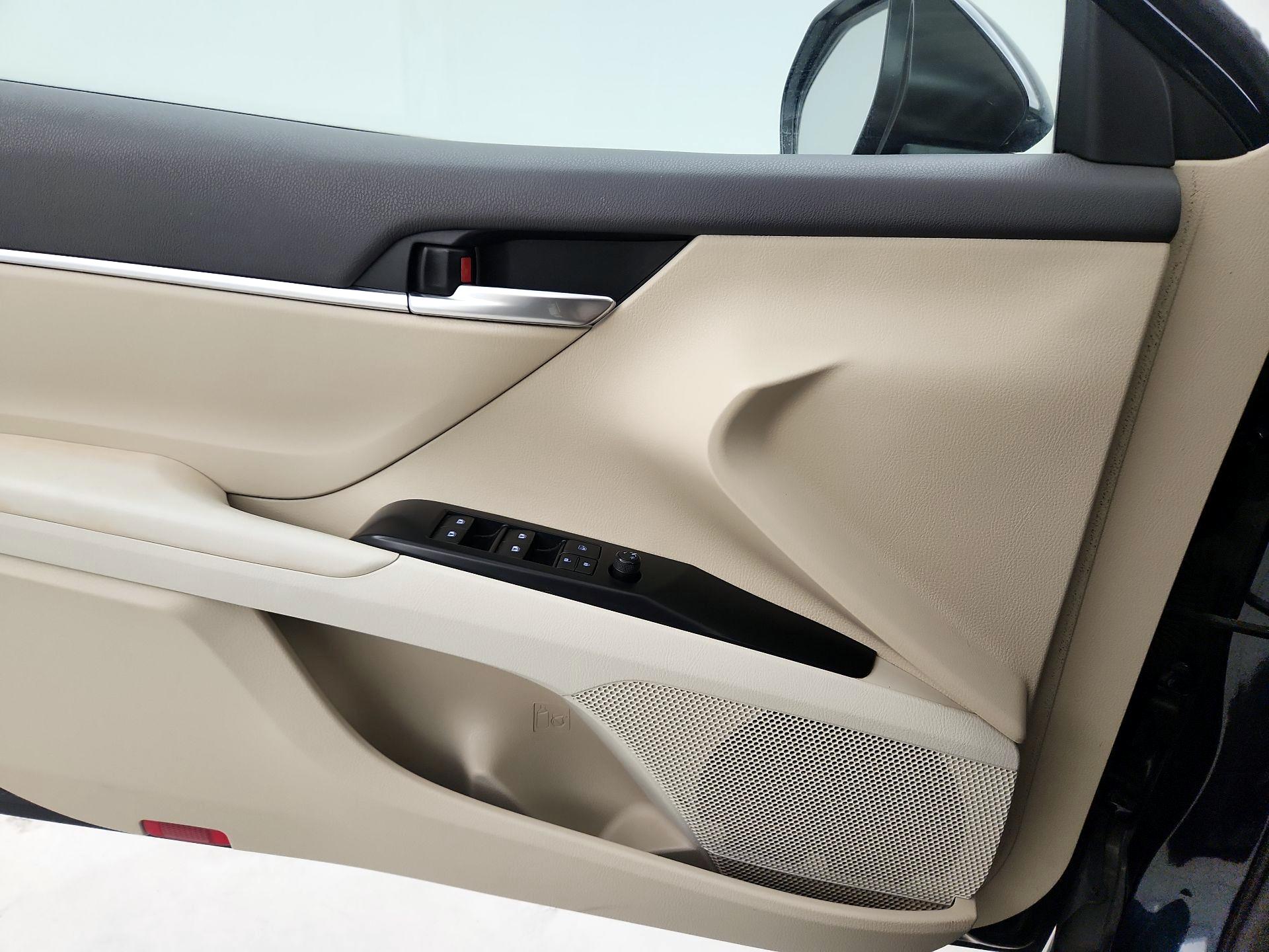 Thumbnail: 2020 Toyota Camry - 10