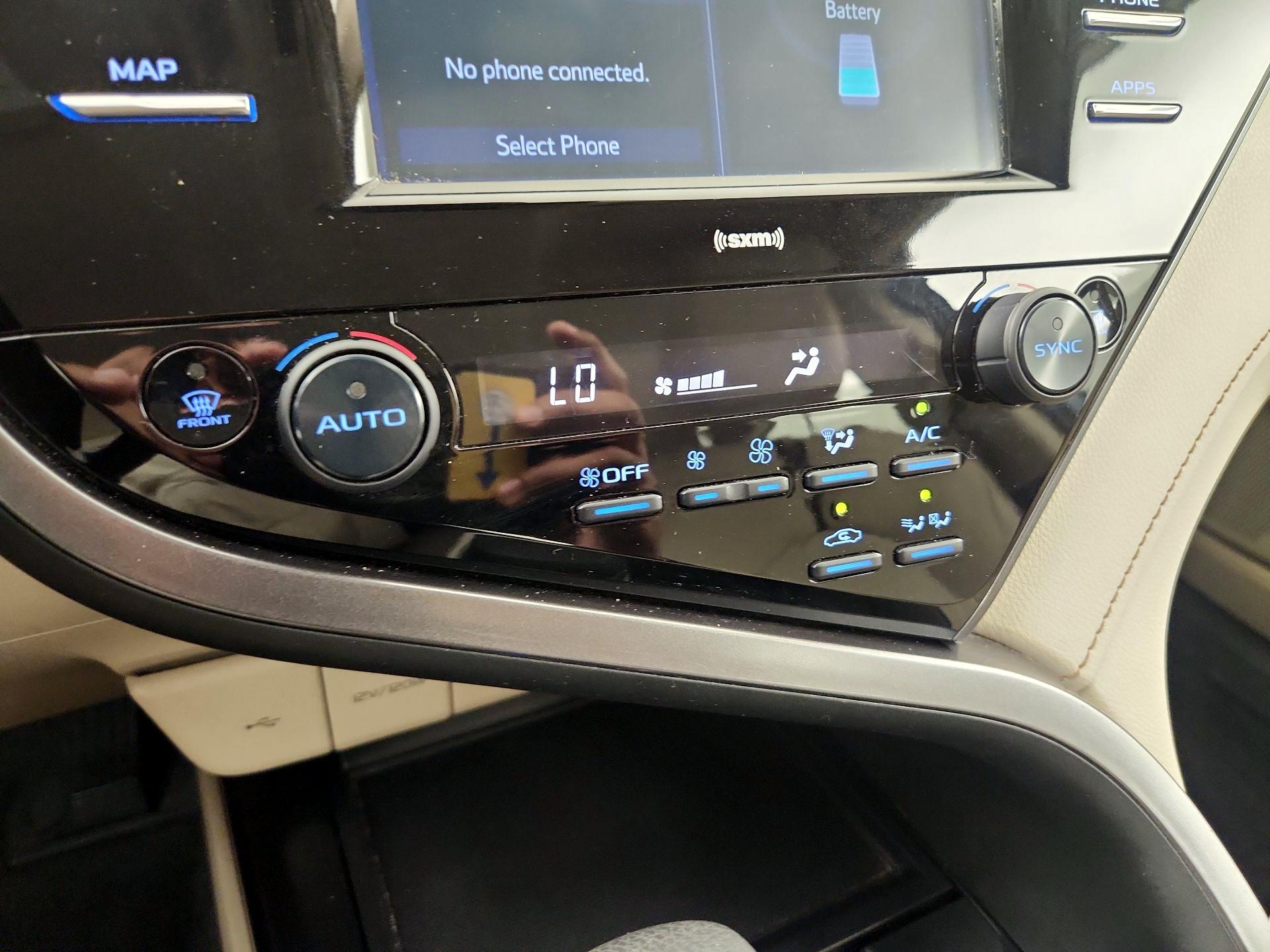 Thumbnail: 2020 Toyota Camry - 14