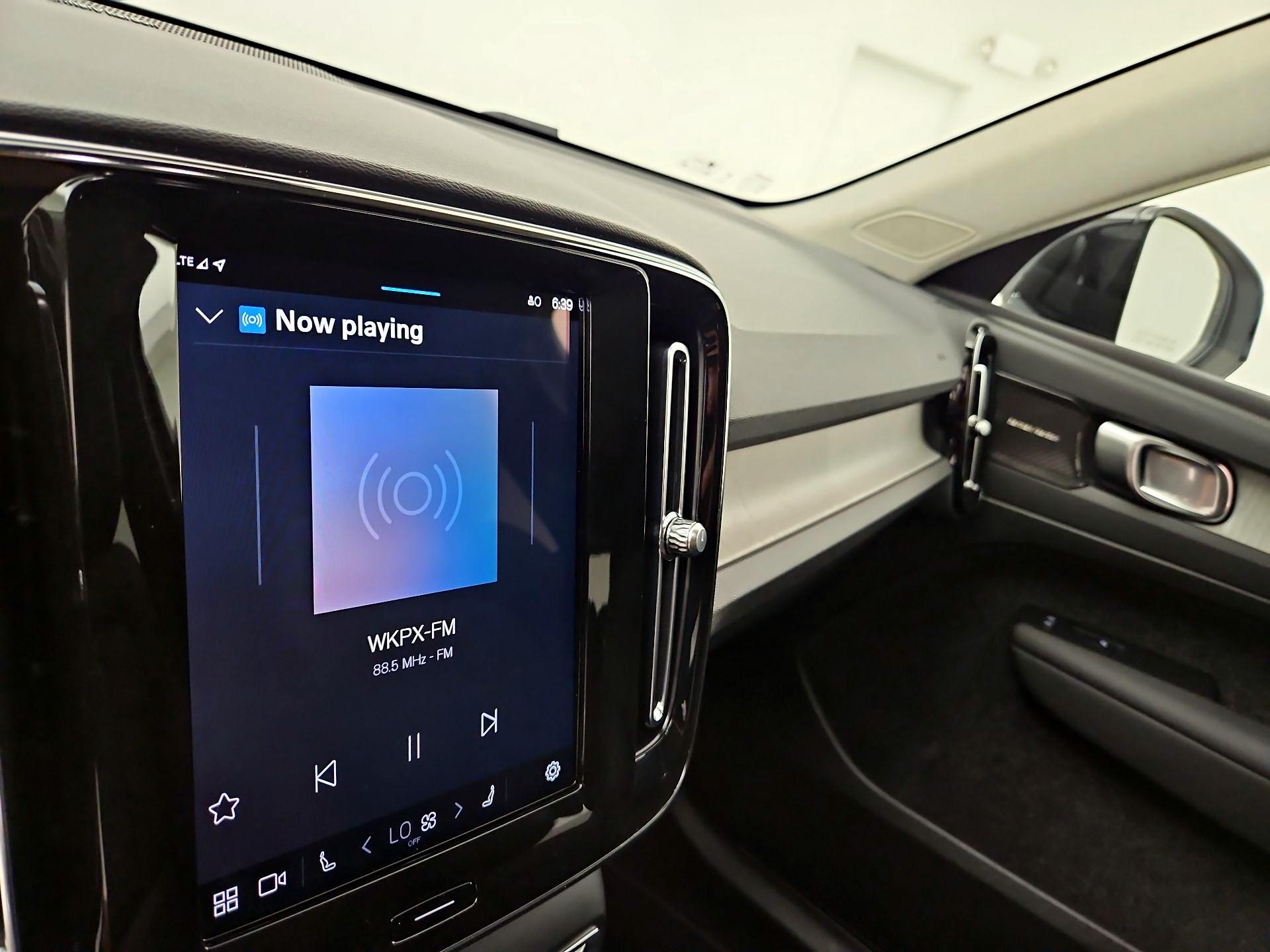 Thumbnail: 2024 Volvo XC40 - 16