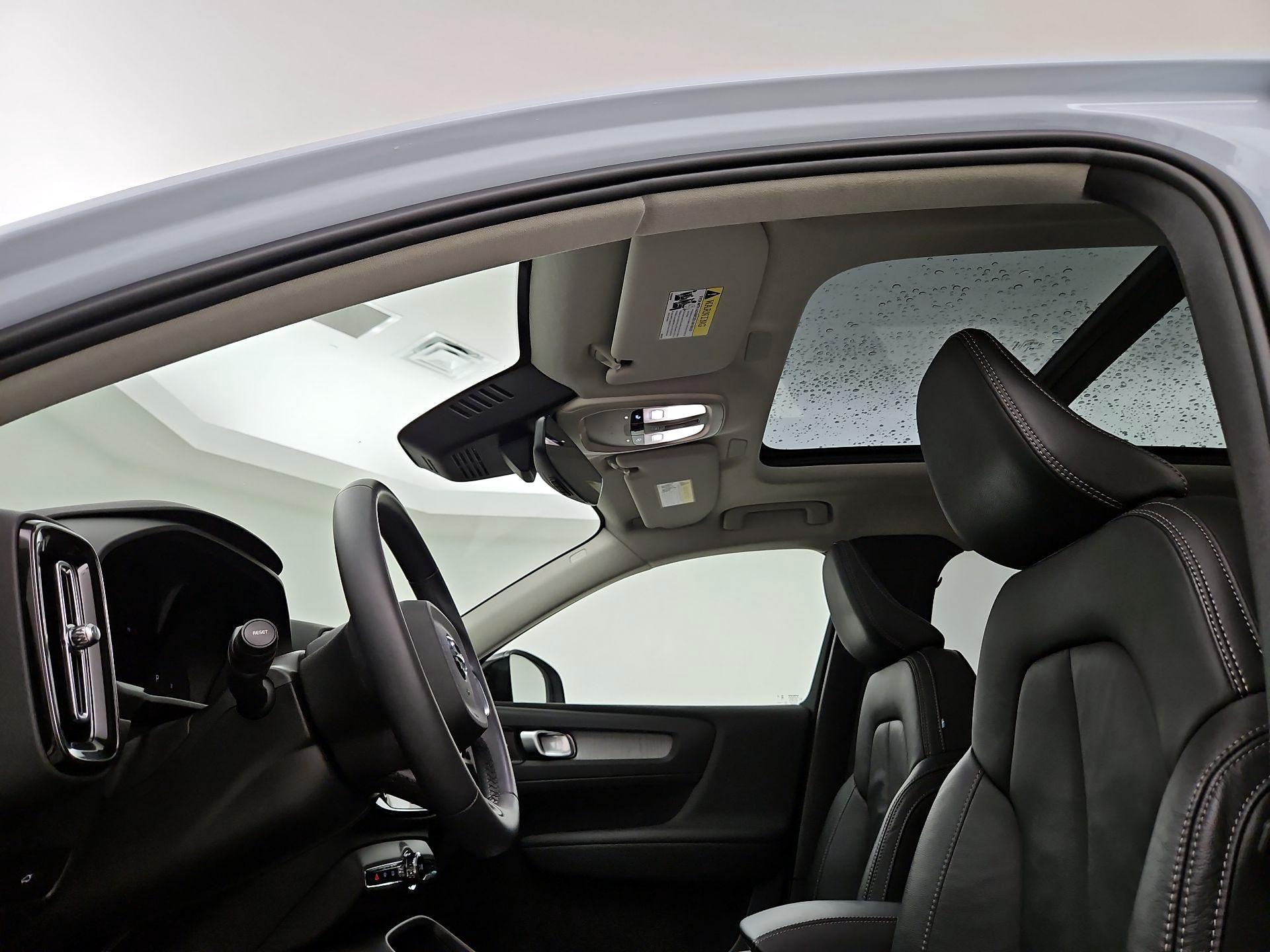 Thumbnail: 2024 Volvo XC40 - 20