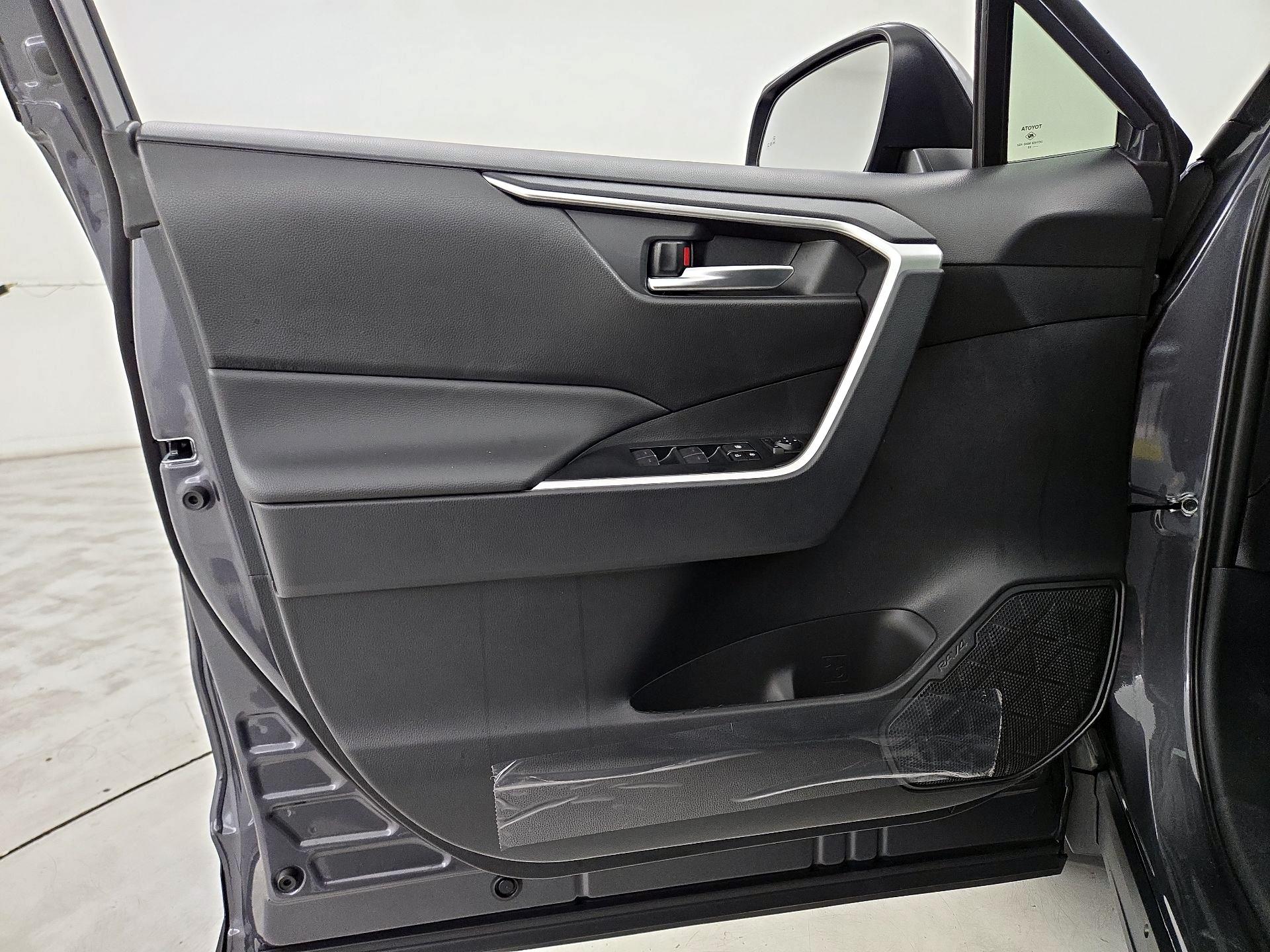 Thumbnail: 2025 Toyota RAV4 - 12
