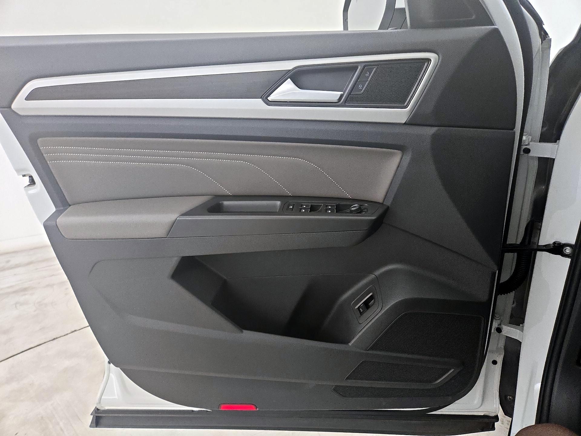 Thumbnail: 2023 Volkswagen Atlas - 12