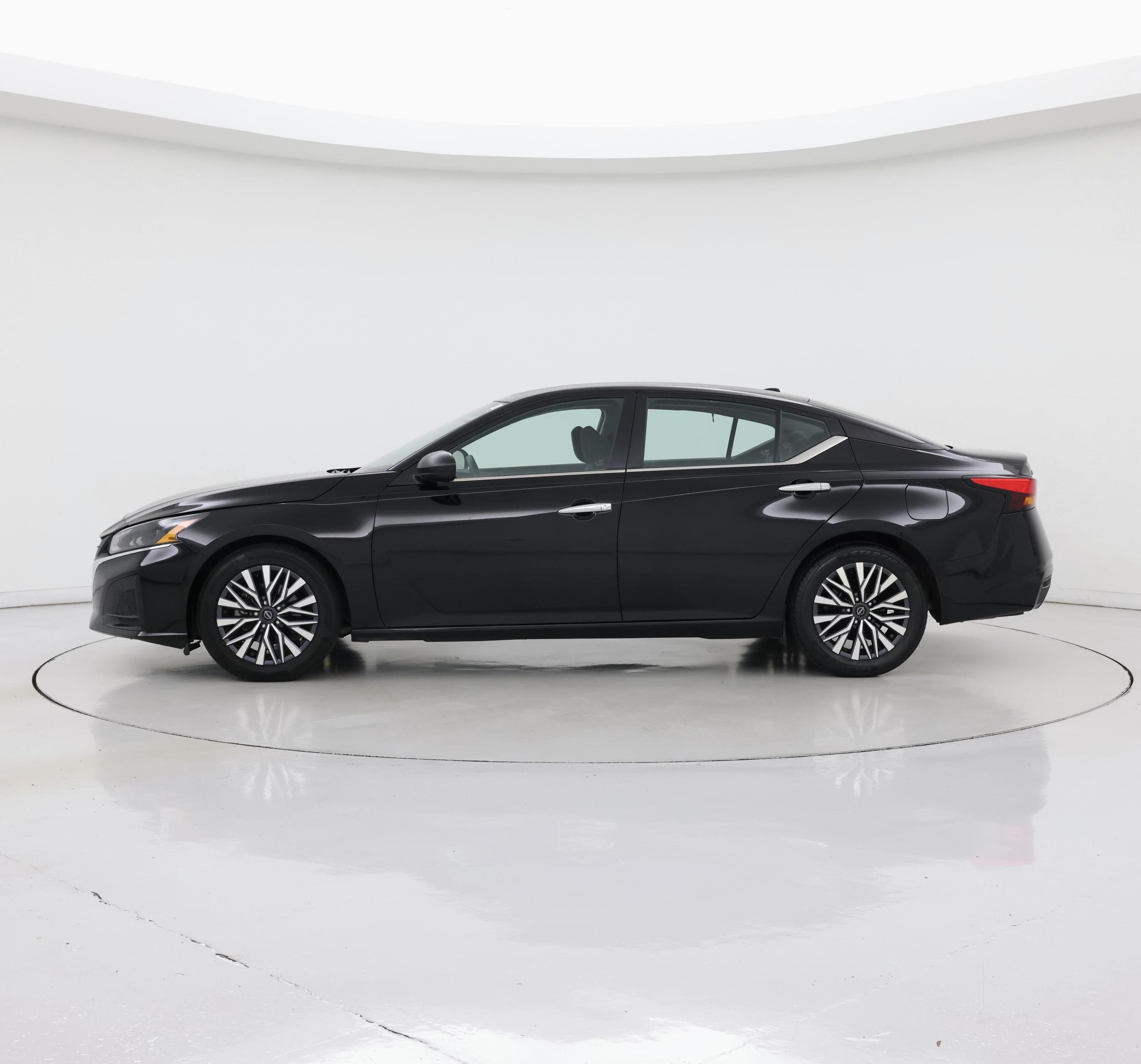 Thumbnail: 2024 Nissan Altima - 3