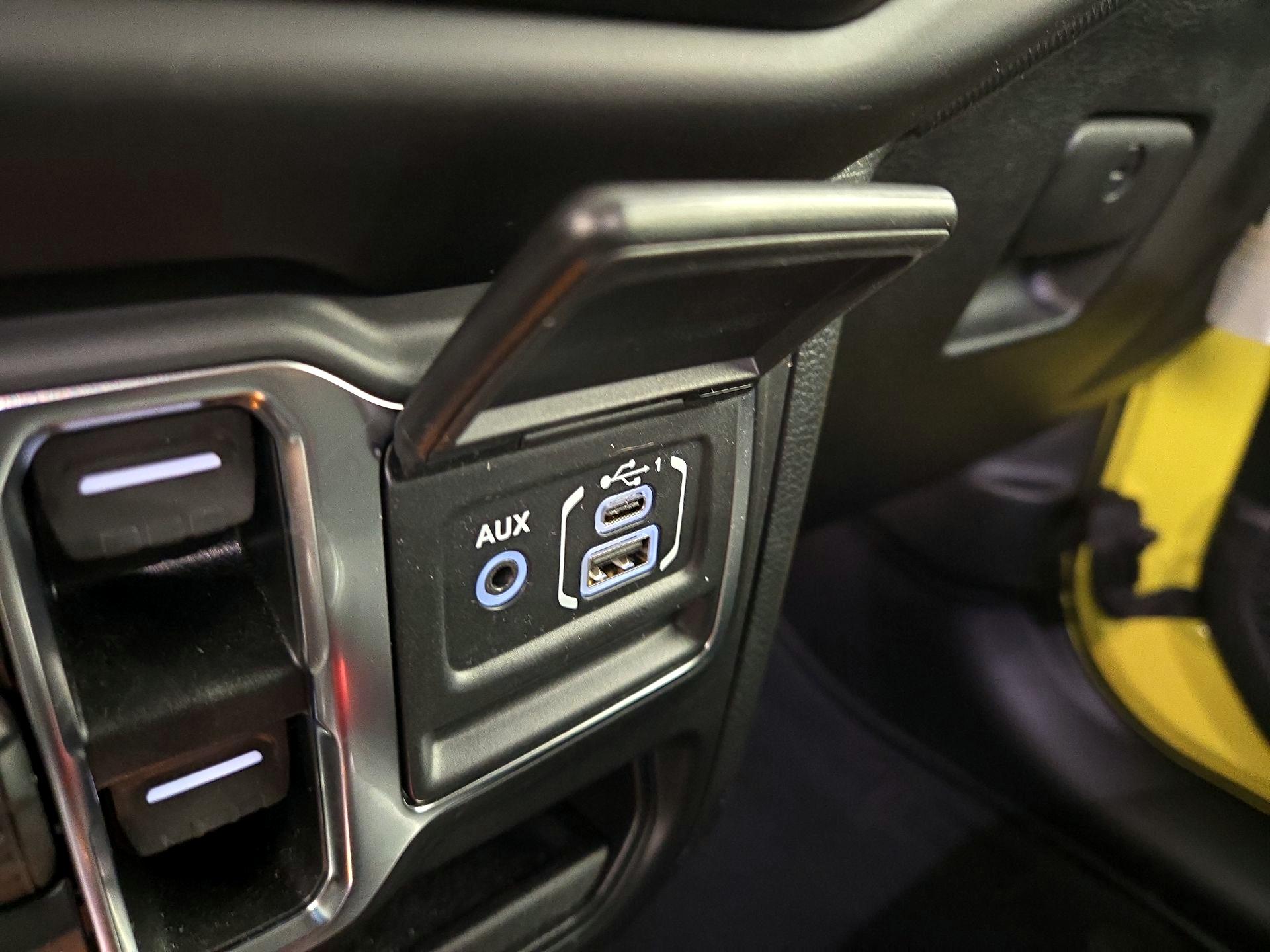 Thumbnail: 2022 Jeep Wrangler - 19
