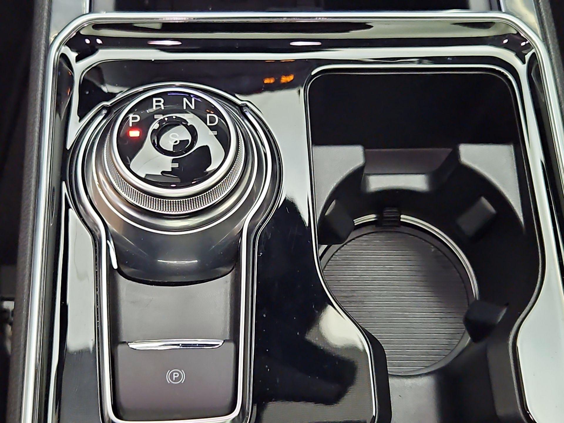 Thumbnail: 2020 Ford Edge - 18