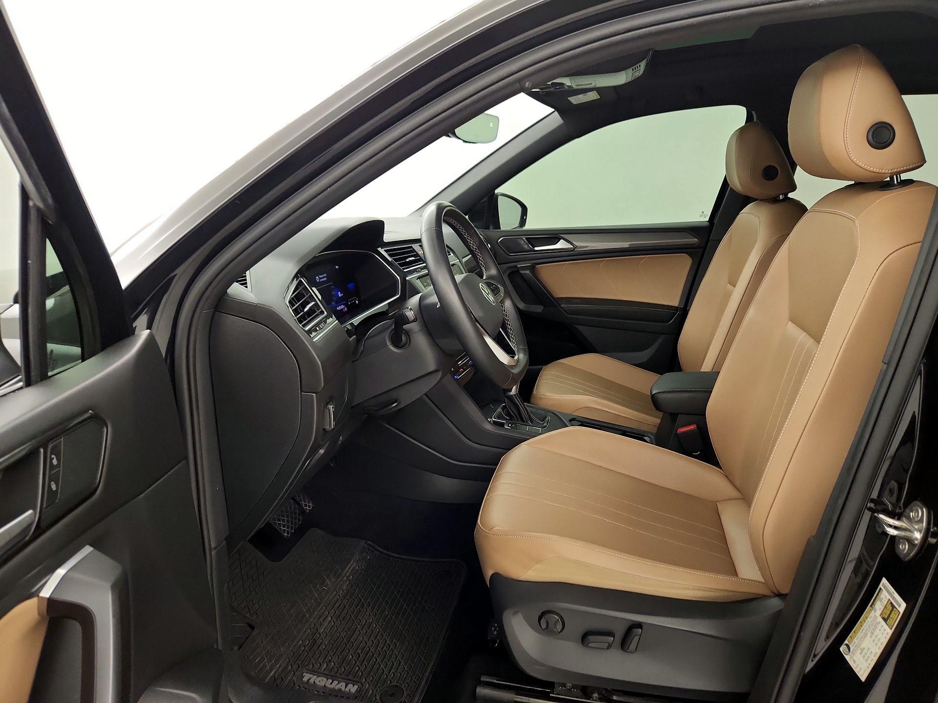 Thumbnail: 2022 Volkswagen Tiguan - 11