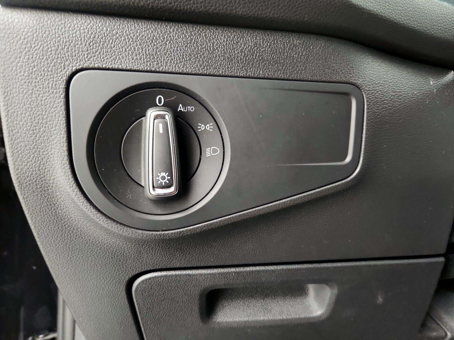 Thumbnail: 2022 Volkswagen Tiguan - 13