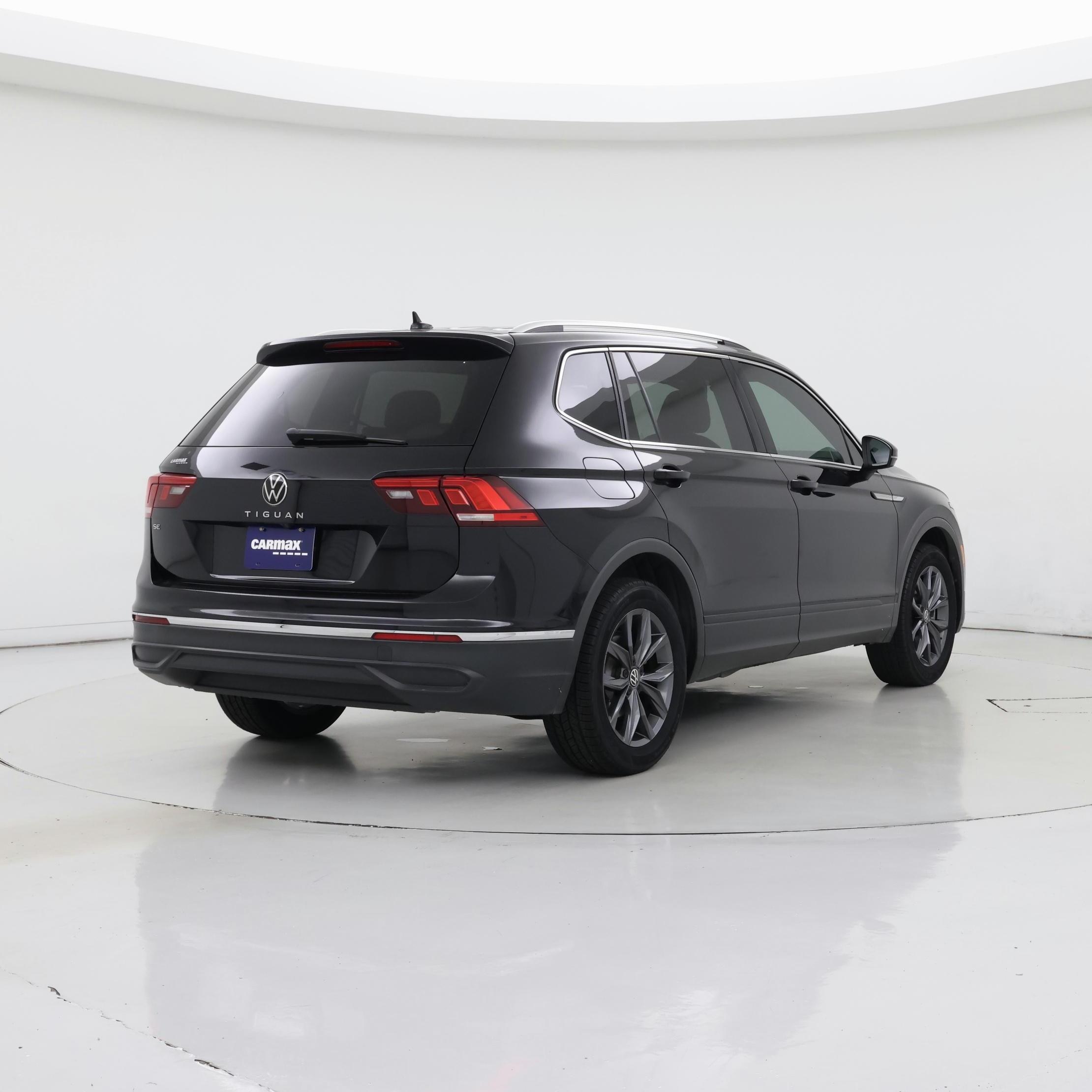 Thumbnail: 2022 Volkswagen Tiguan - 8