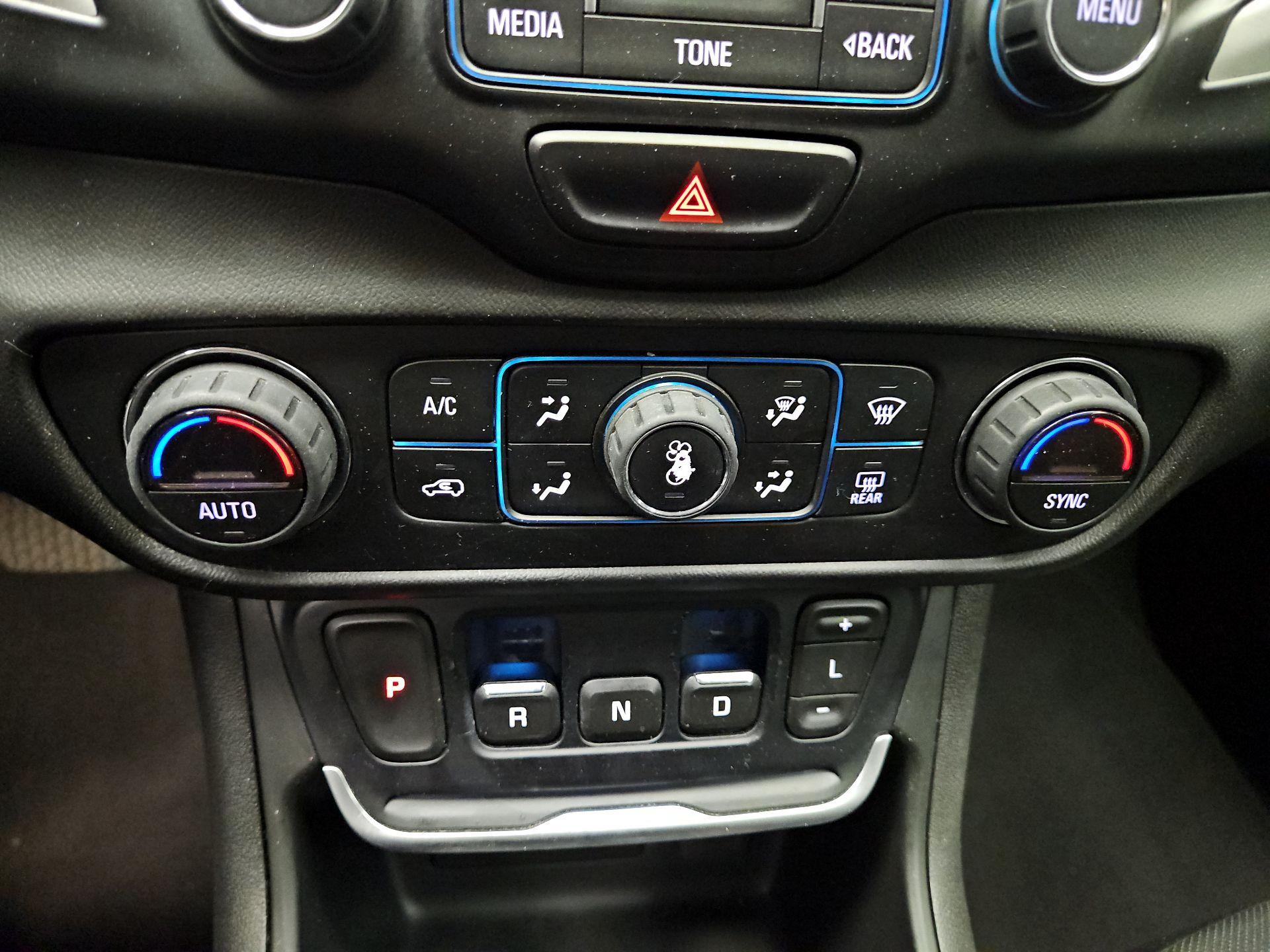 Thumbnail: 2018 GMC Terrain - 16