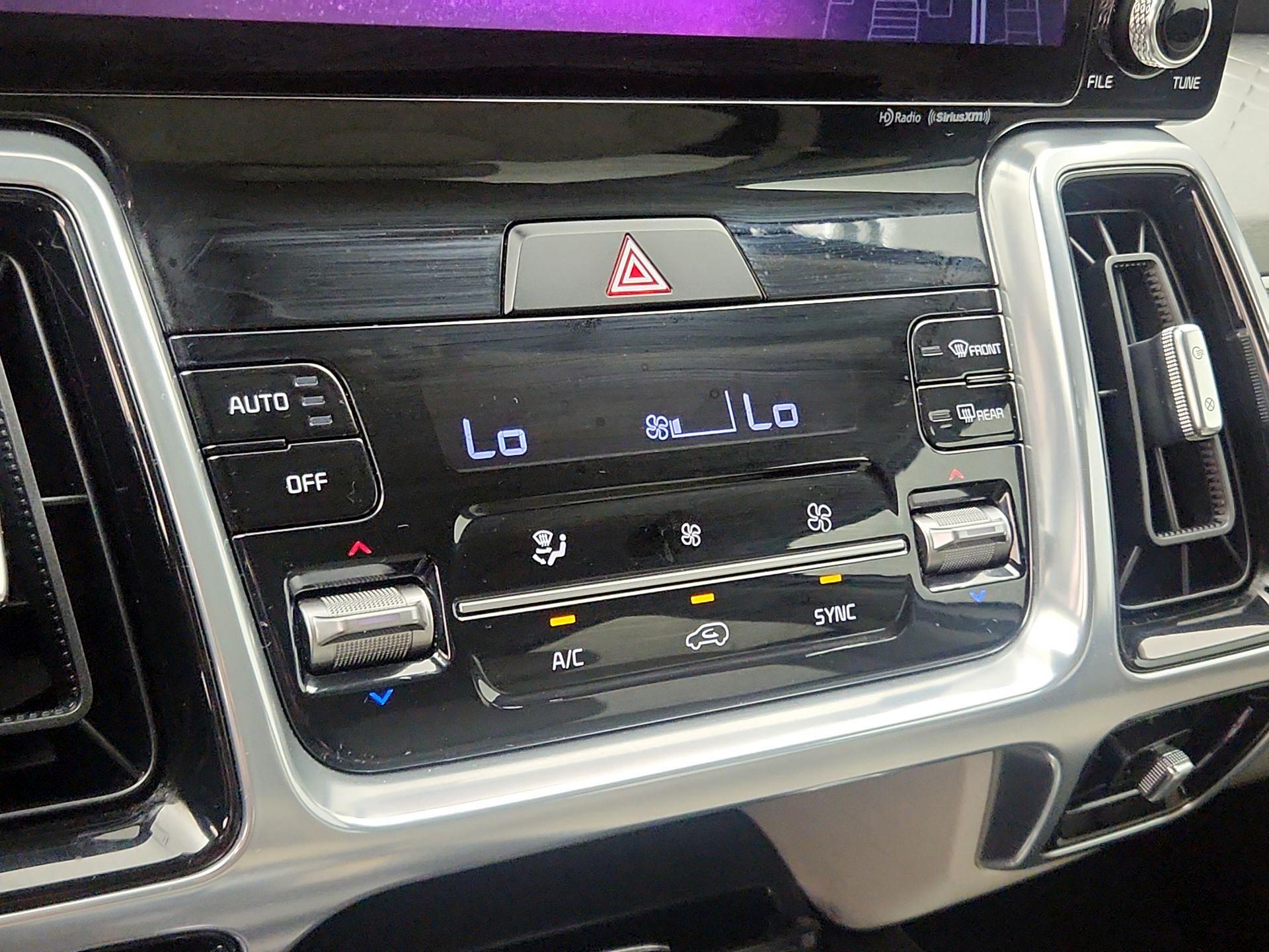 Thumbnail: 2023 Kia Sorento - 17