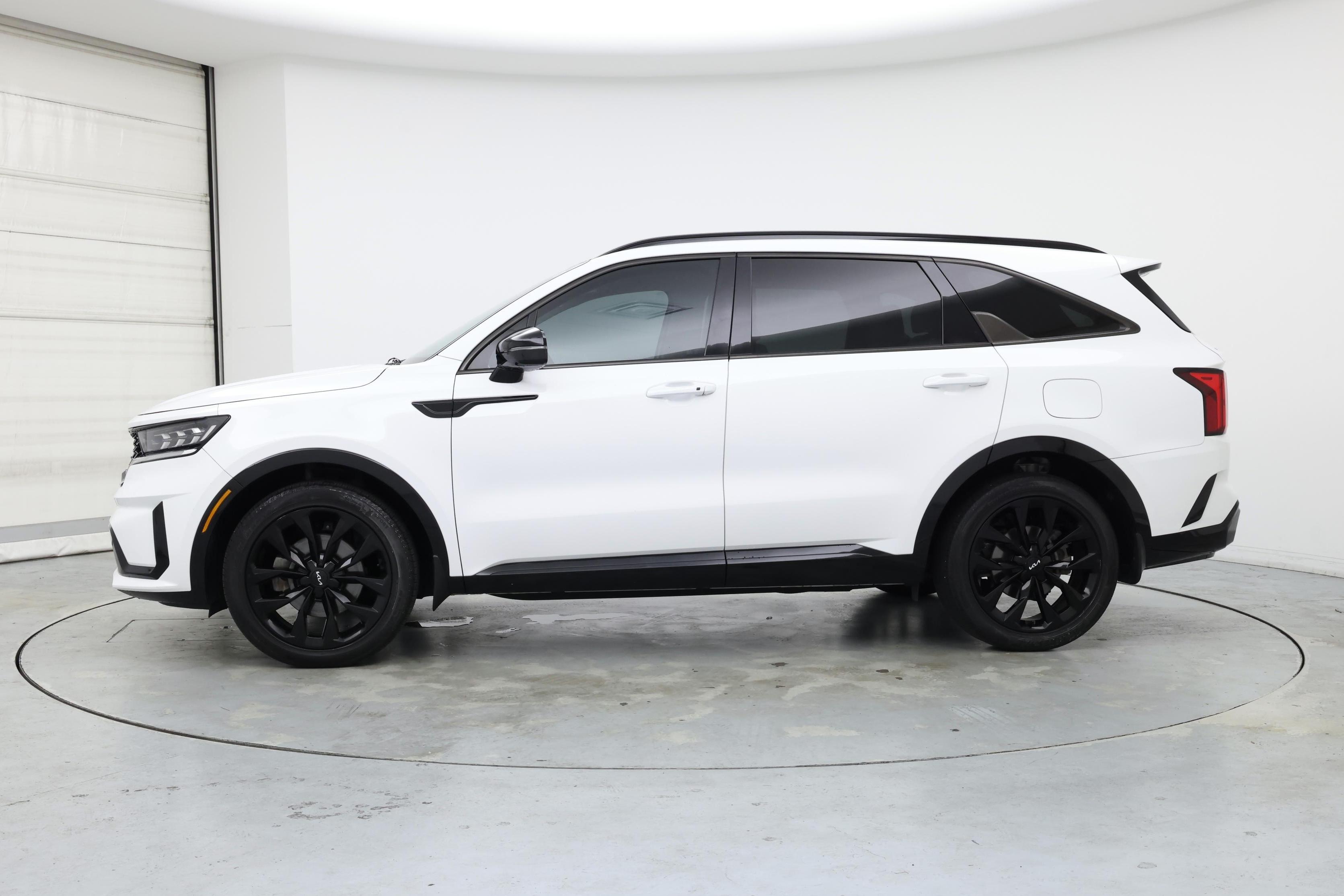 Thumbnail: 2023 Kia Sorento - 3