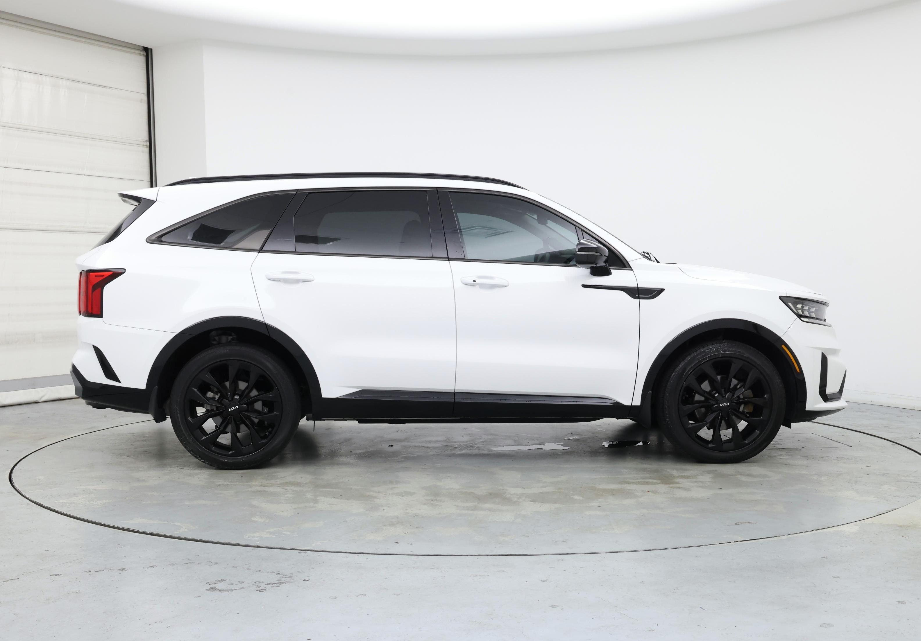 Thumbnail: 2023 Kia Sorento - 7