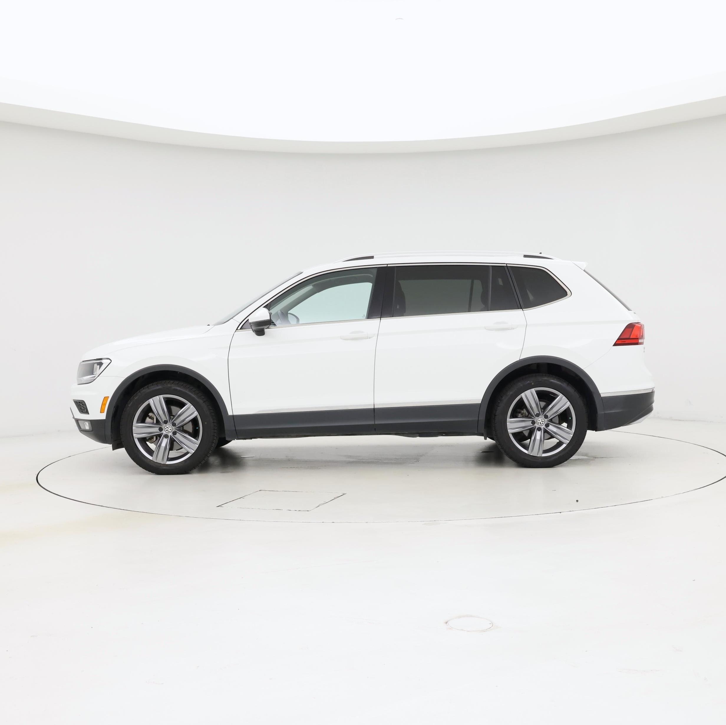 Thumbnail: 2021 Volkswagen Tiguan - 3
