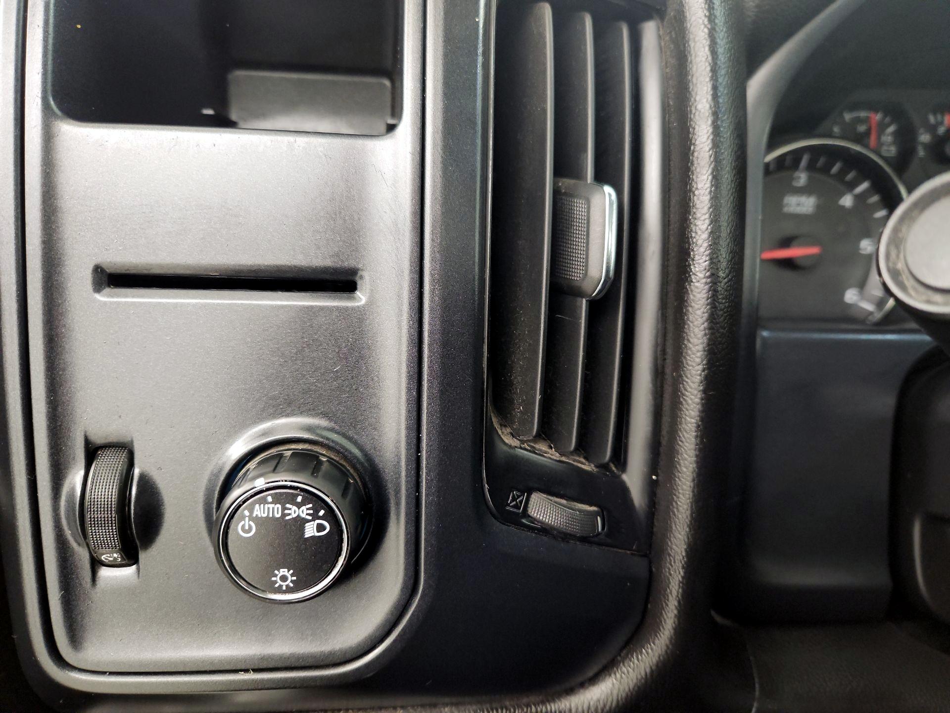 Thumbnail: 2016 Chevrolet Silverado 1500 - 13