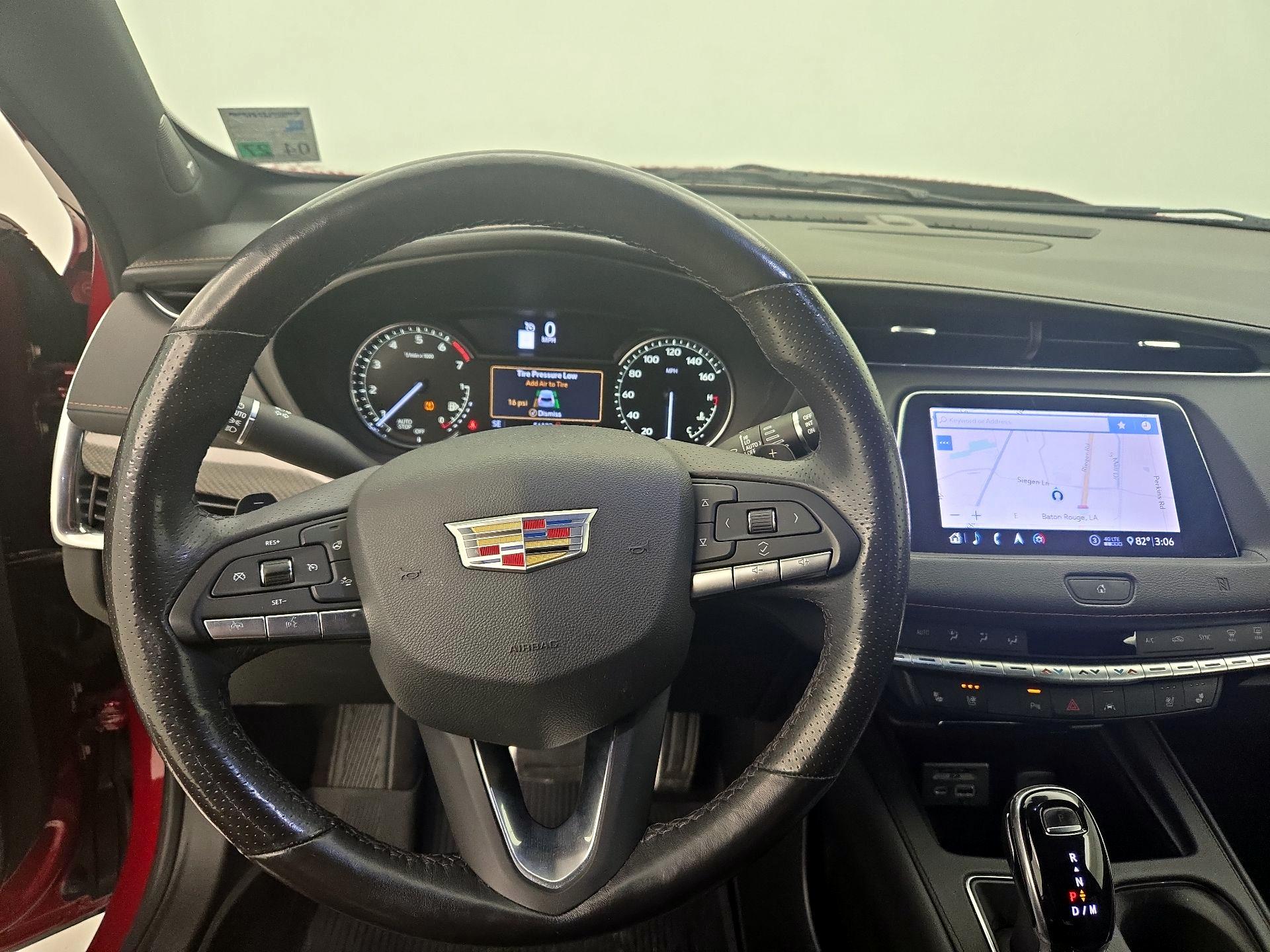 Thumbnail: 2020 Cadillac XT4 - 10