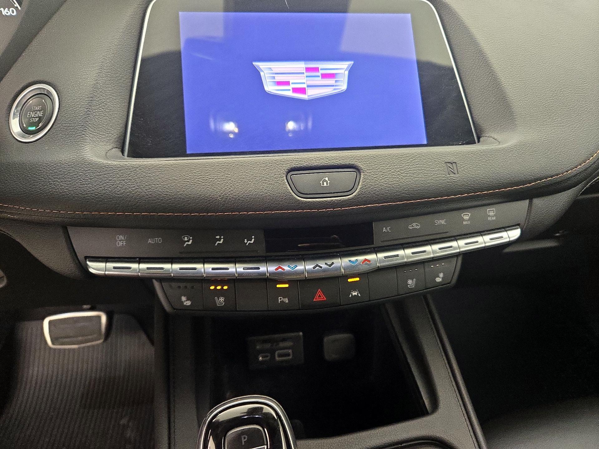 Thumbnail: 2020 Cadillac XT4 - 17
