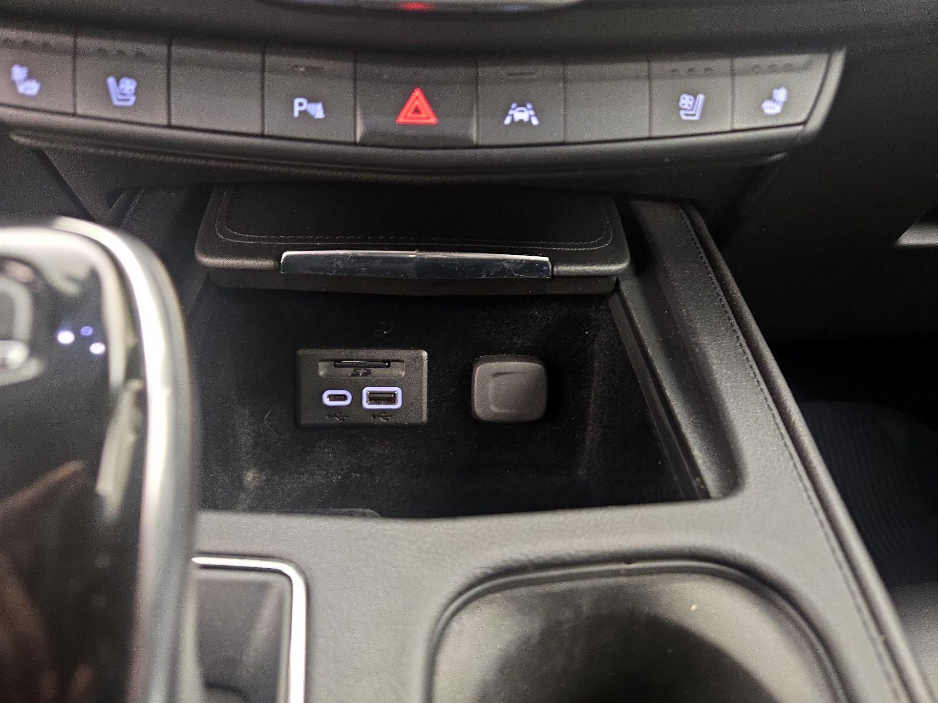 Thumbnail: 2020 Cadillac XT4 - 19