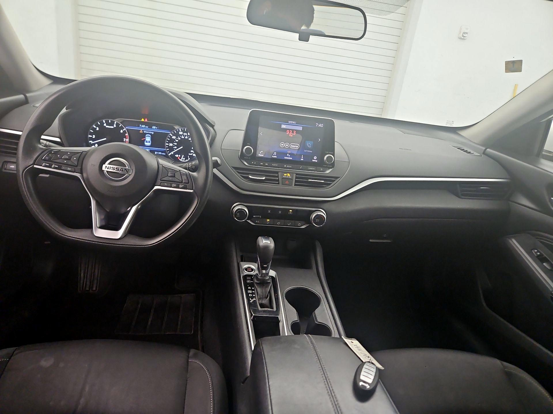 Thumbnail: 2020 Nissan Altima - 9